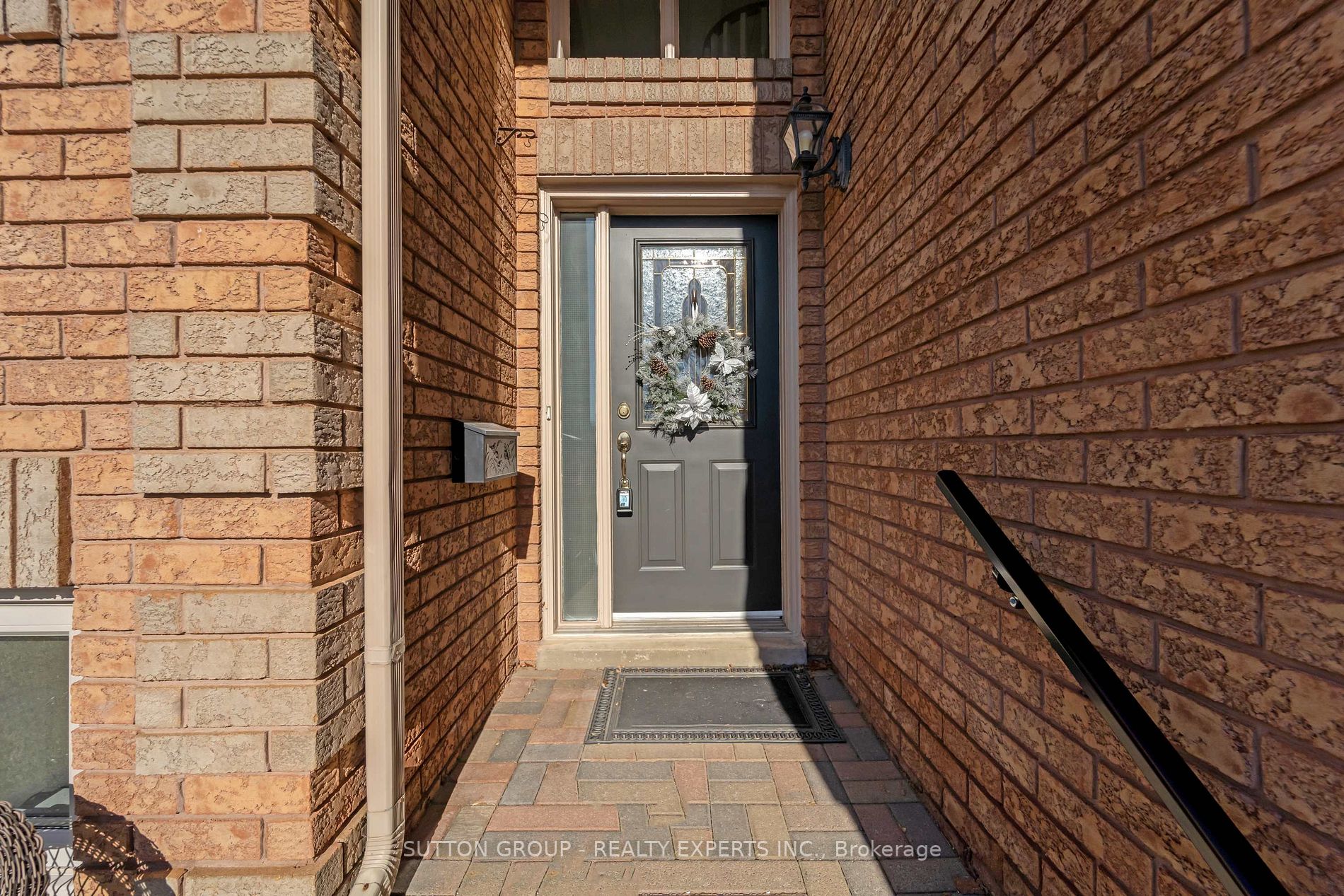 57 Birchway Pl N