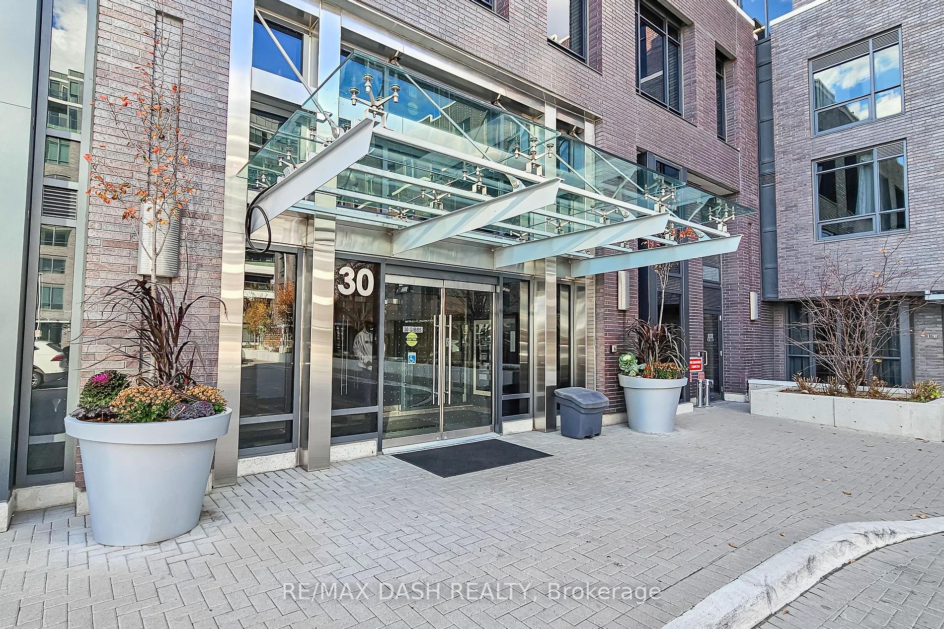 30 Gibbs Rd, #2501