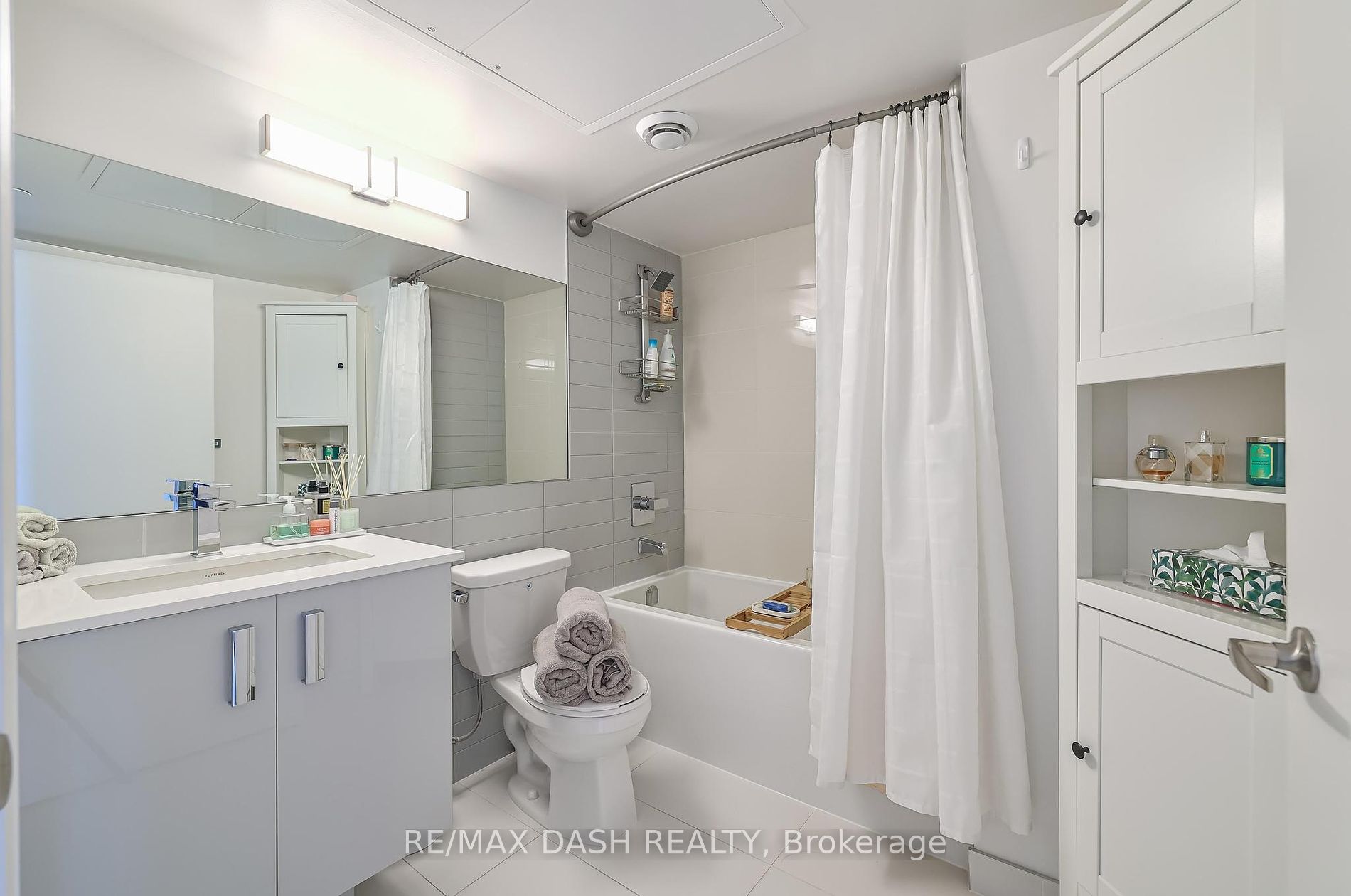 30 Gibbs Rd, #2501
