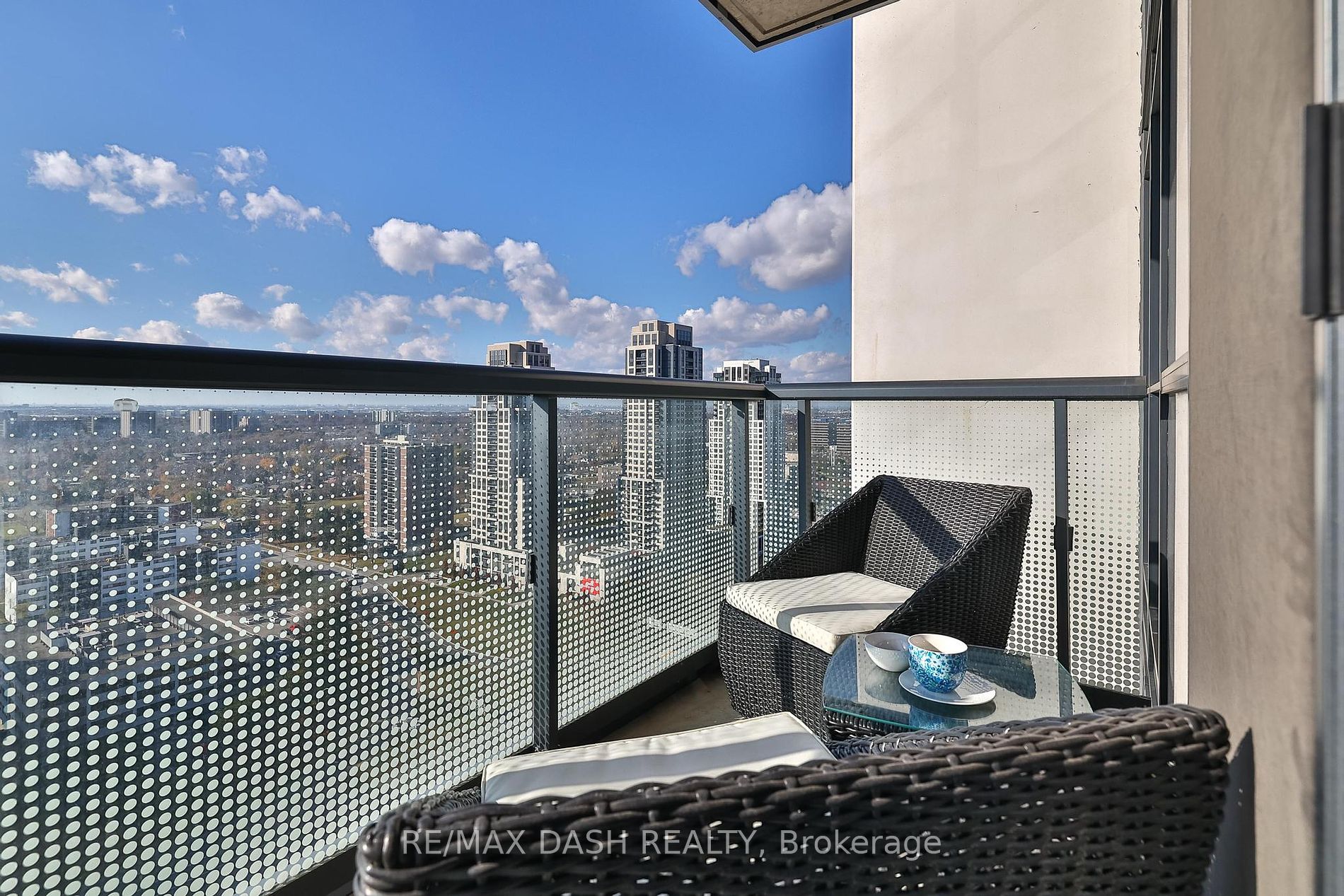 30 Gibbs Rd, #2501