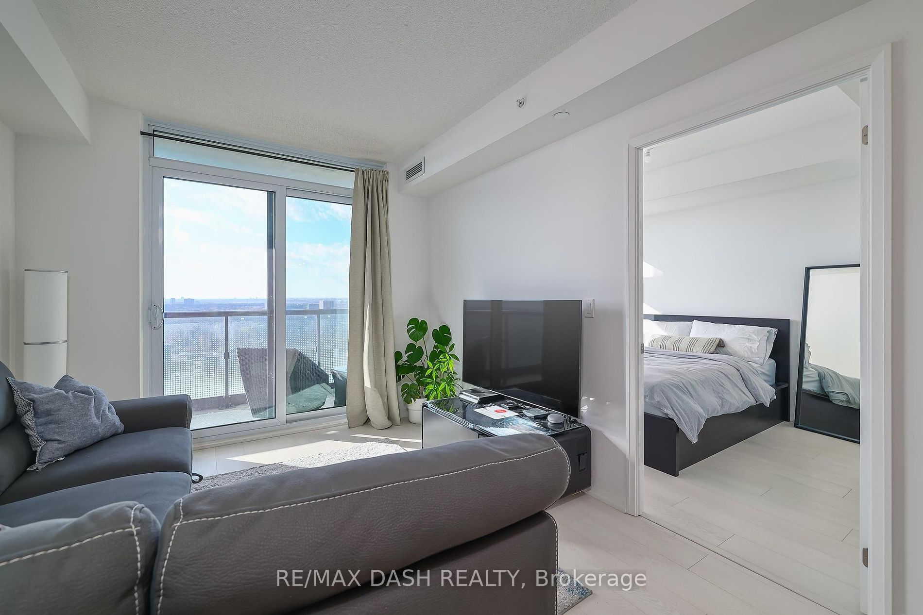 30 Gibbs Rd, #2501