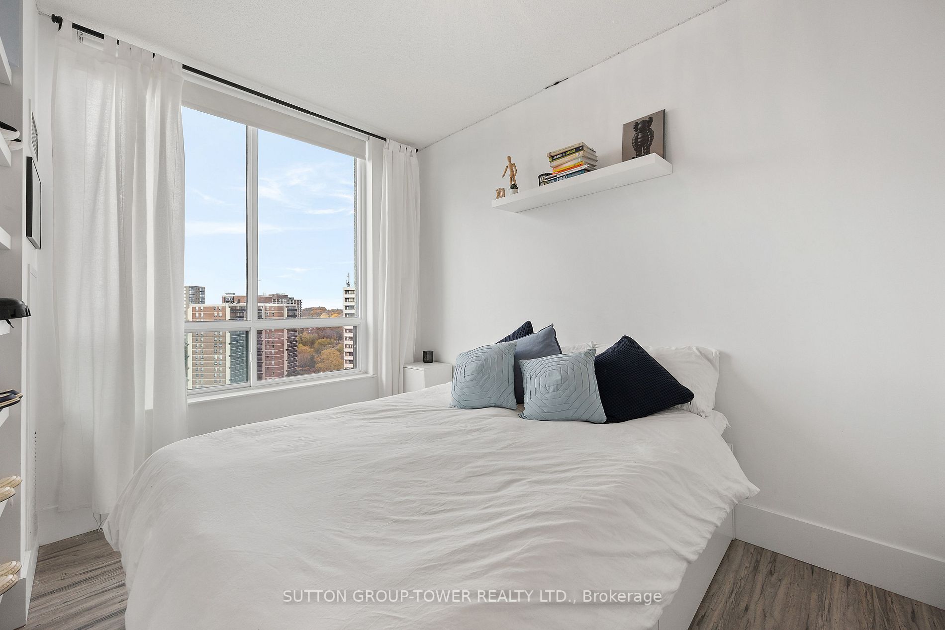38 Fontenay Crt, #1607