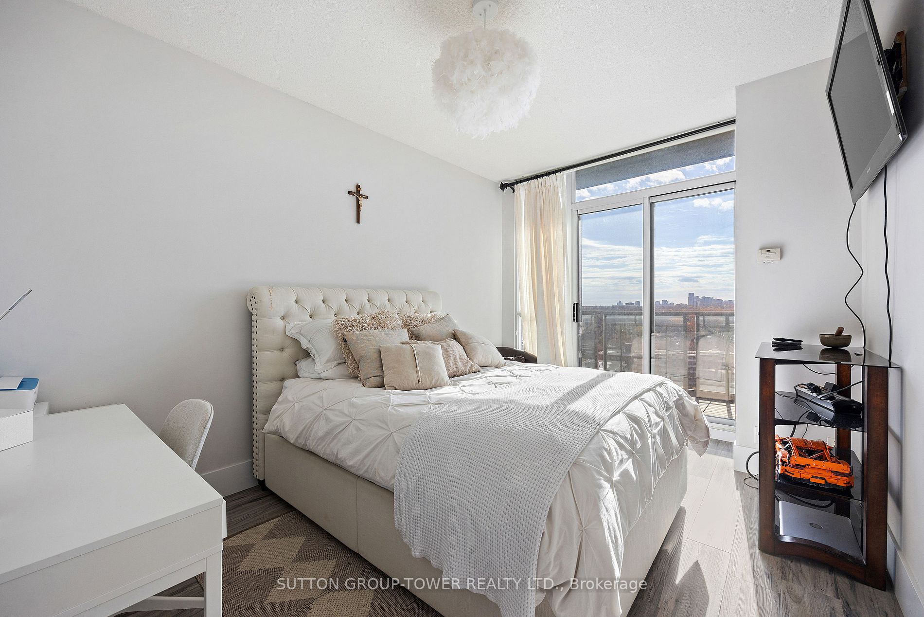 38 Fontenay Crt, #1607