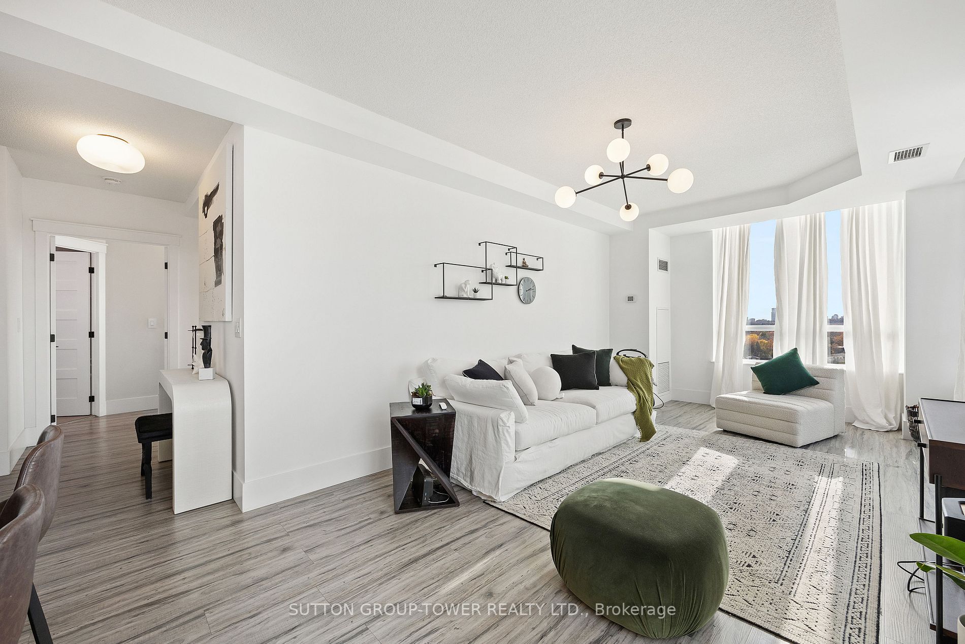 38 Fontenay Crt, #1607