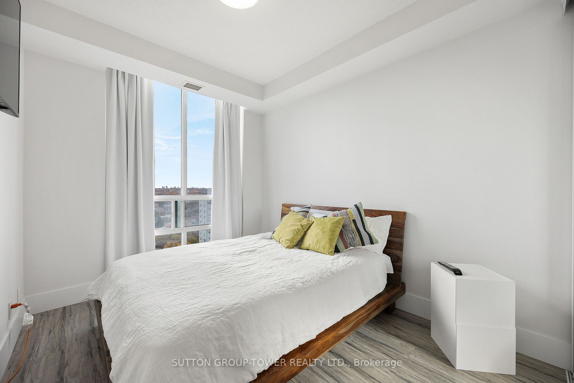 38 Fontenay Crt, #1607