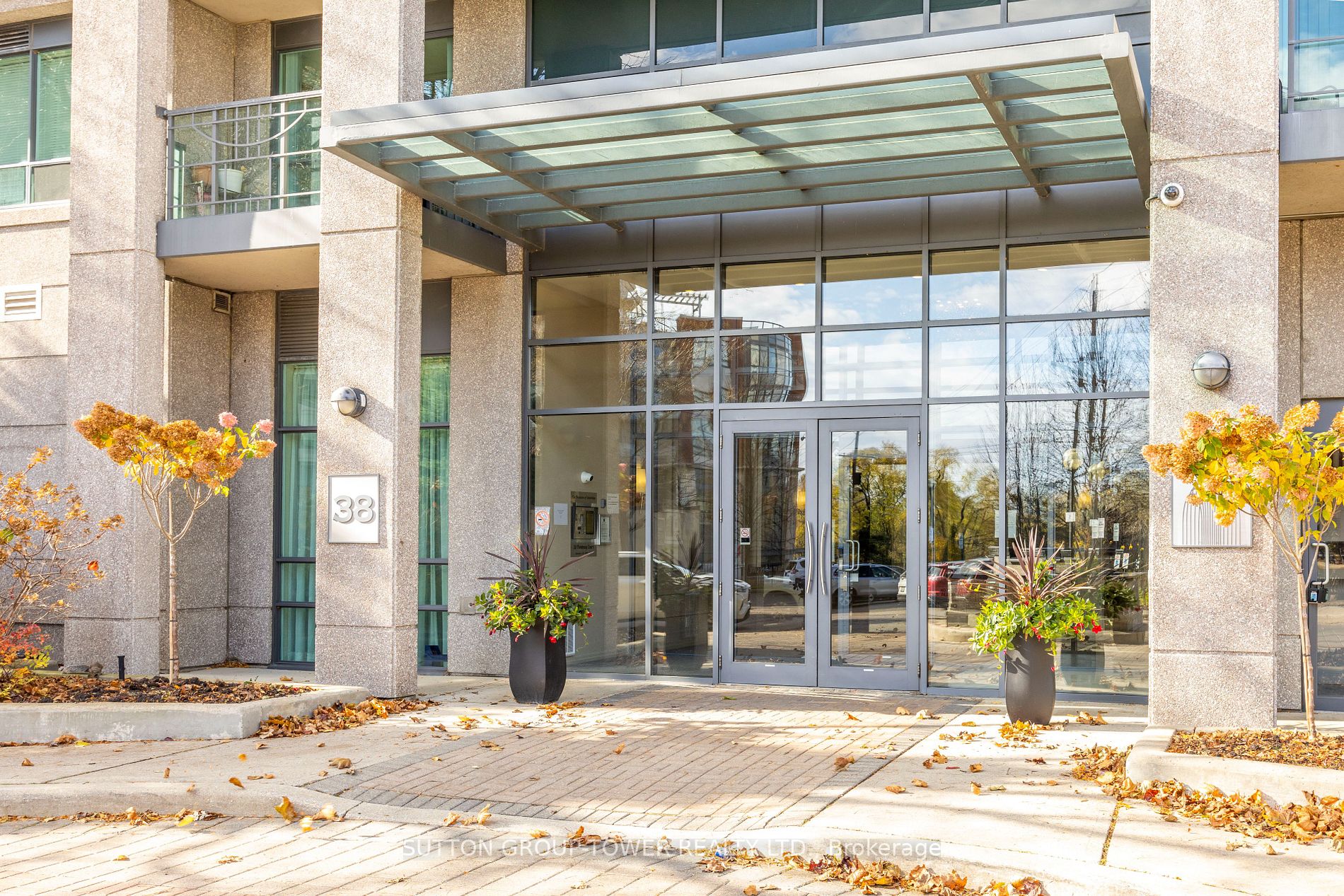 38 Fontenay Crt, #1607