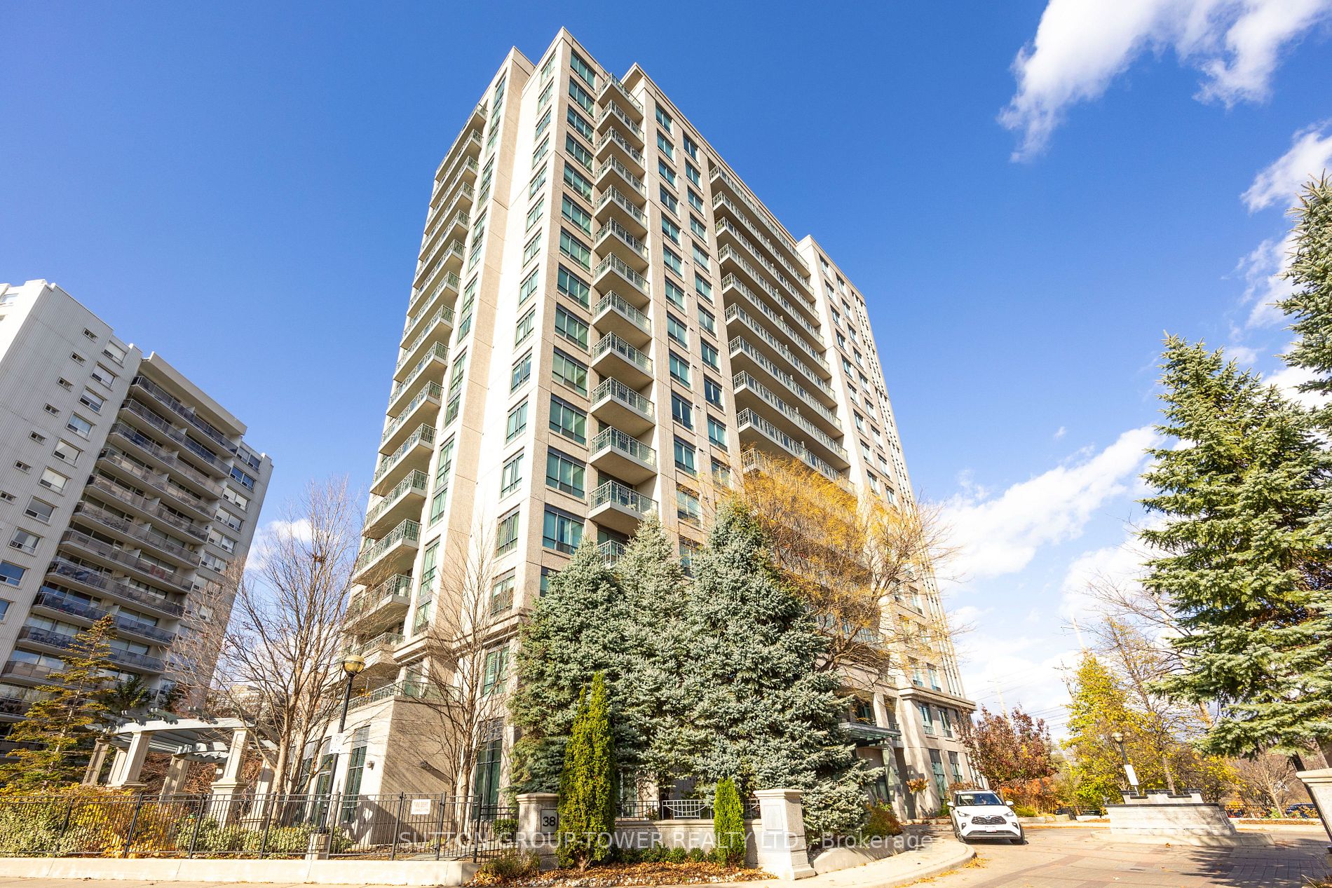 38 Fontenay Crt, #1607