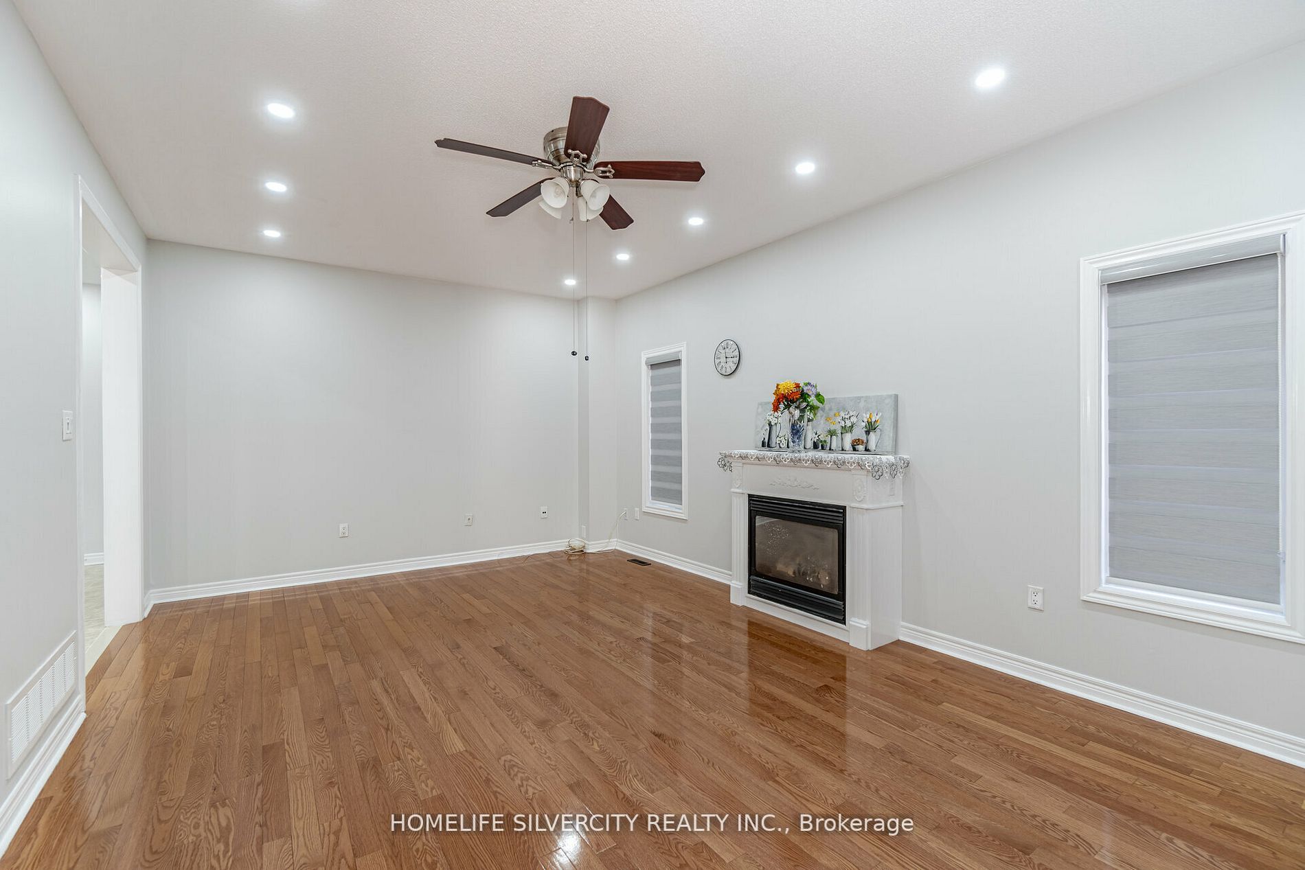 36 Fallgate Dr