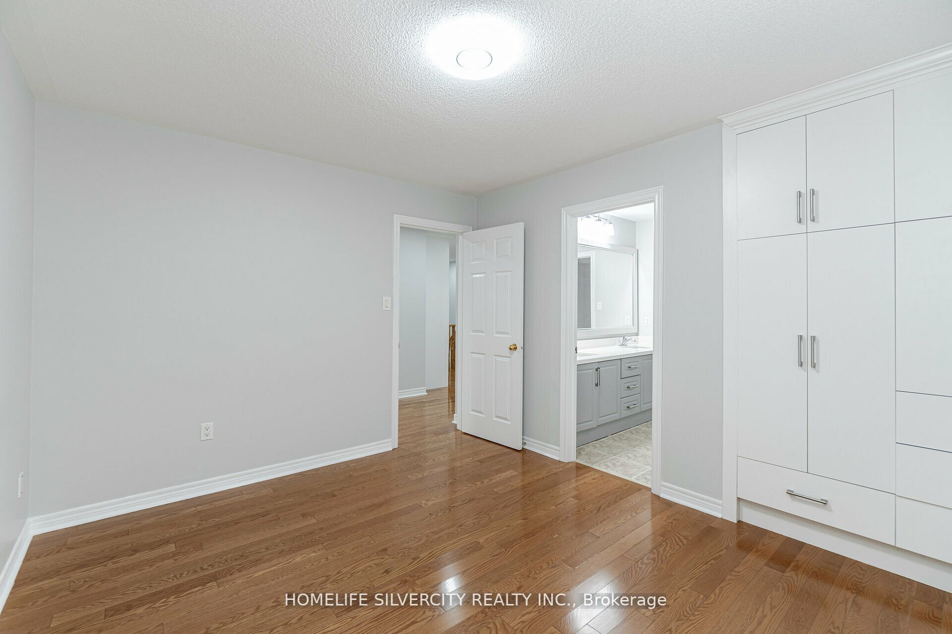 36 Fallgate Dr