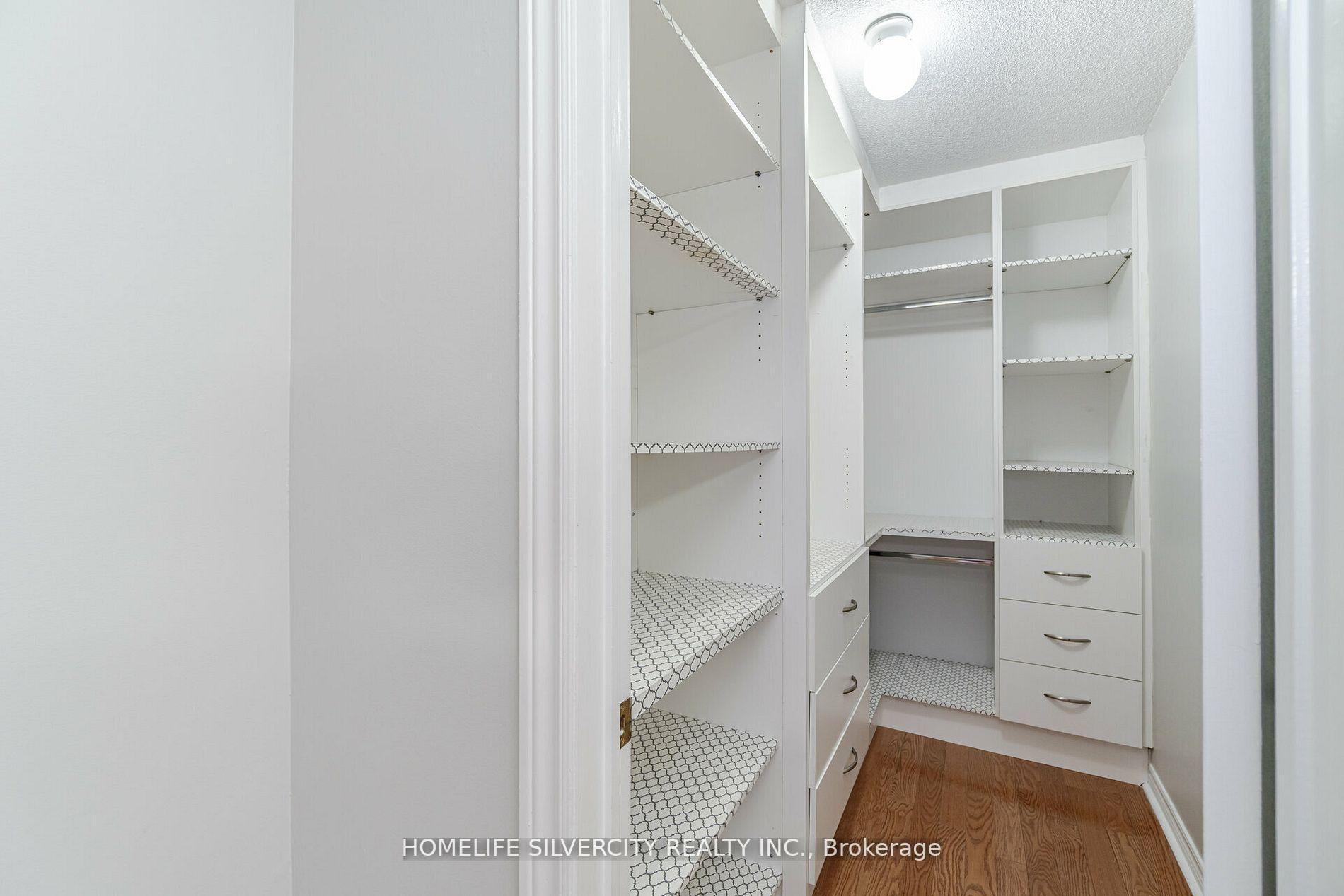 36 Fallgate Dr