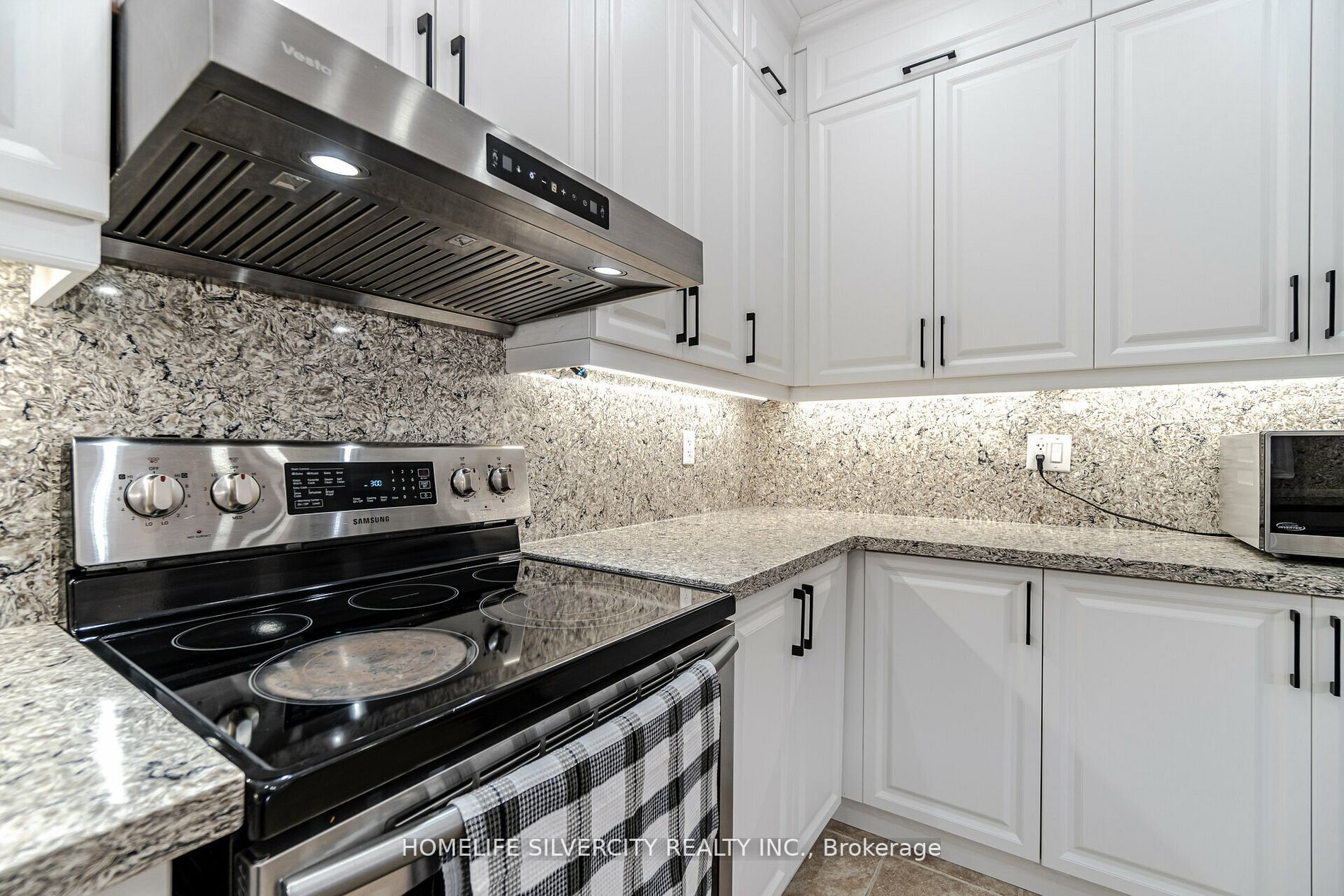 36 Fallgate Dr