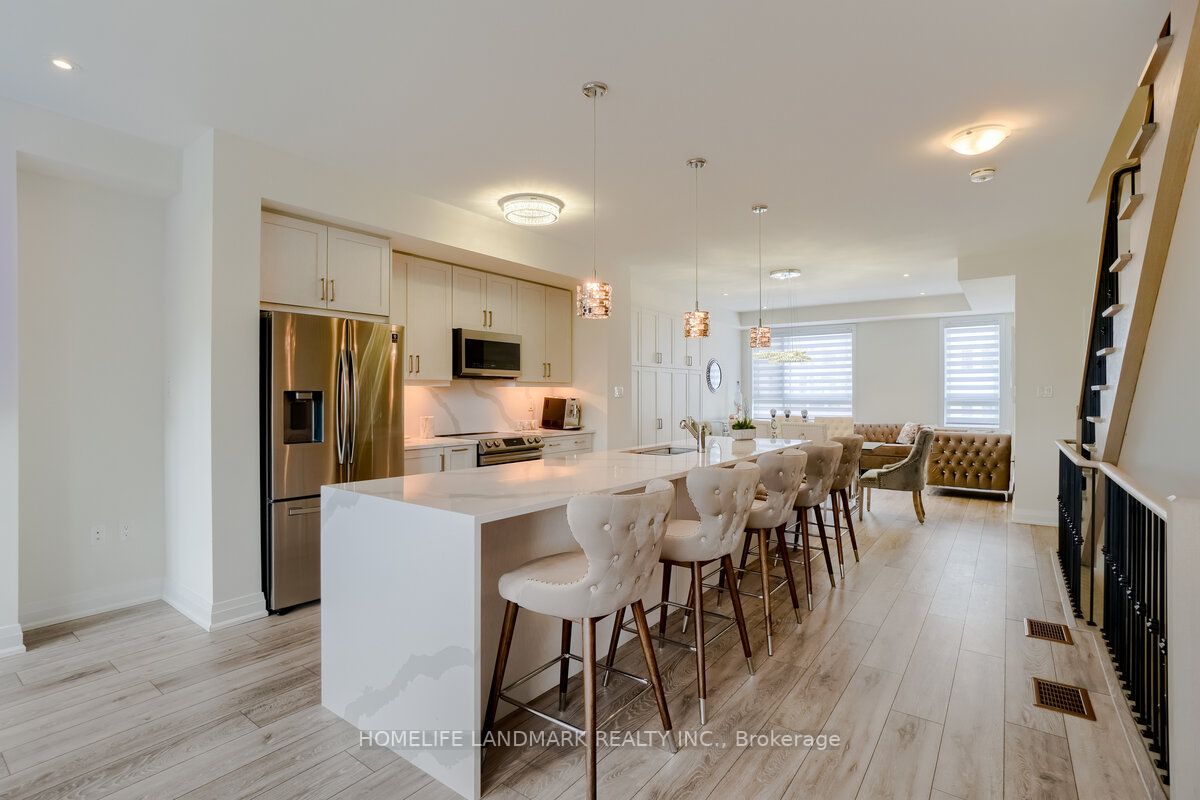 19 Woodstream Dr
