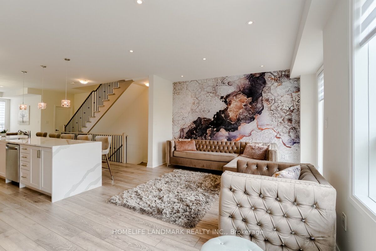 19 Woodstream Dr