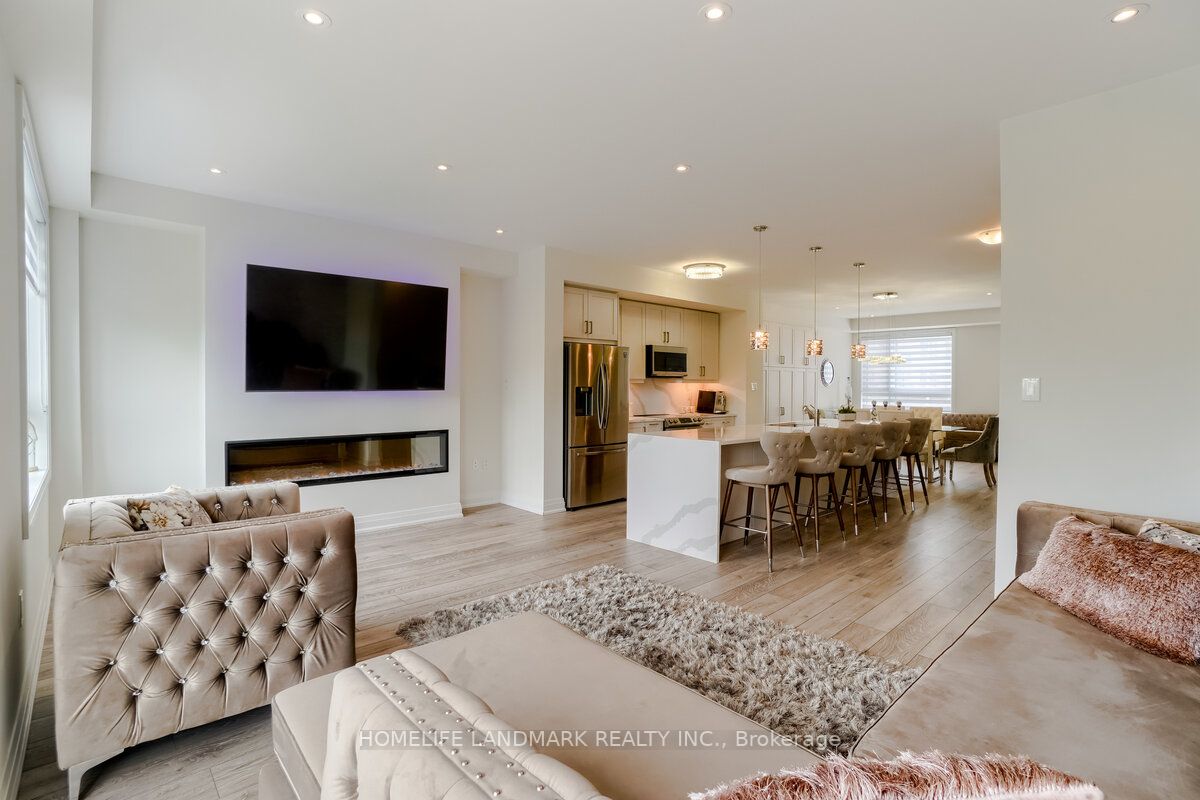 19 Woodstream Dr