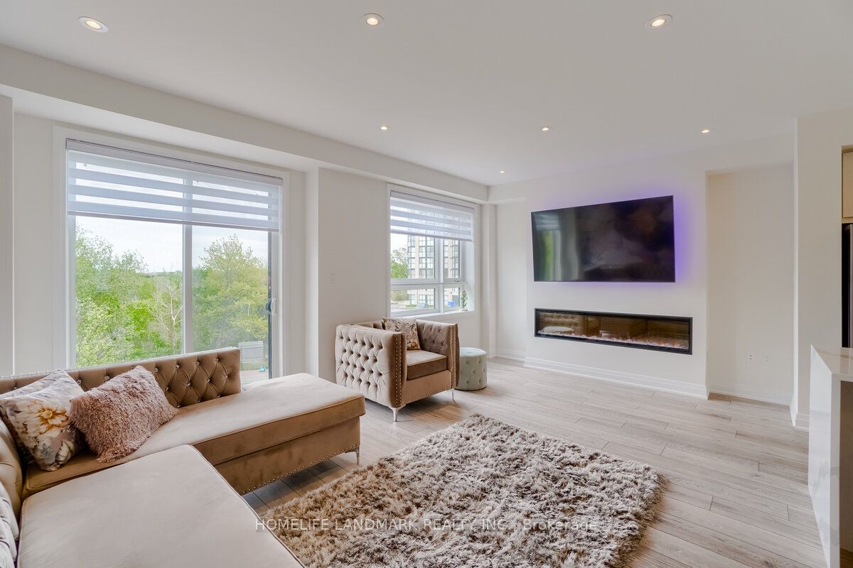 19 Woodstream Dr