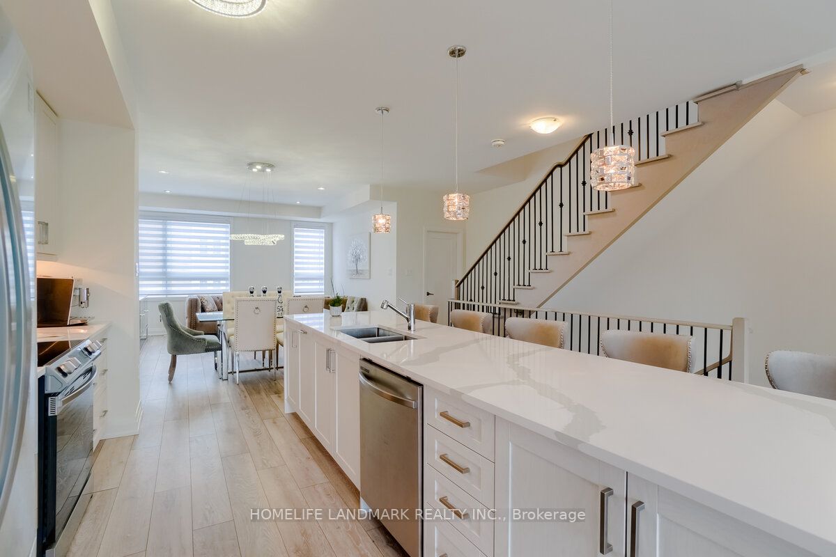 19 Woodstream Dr