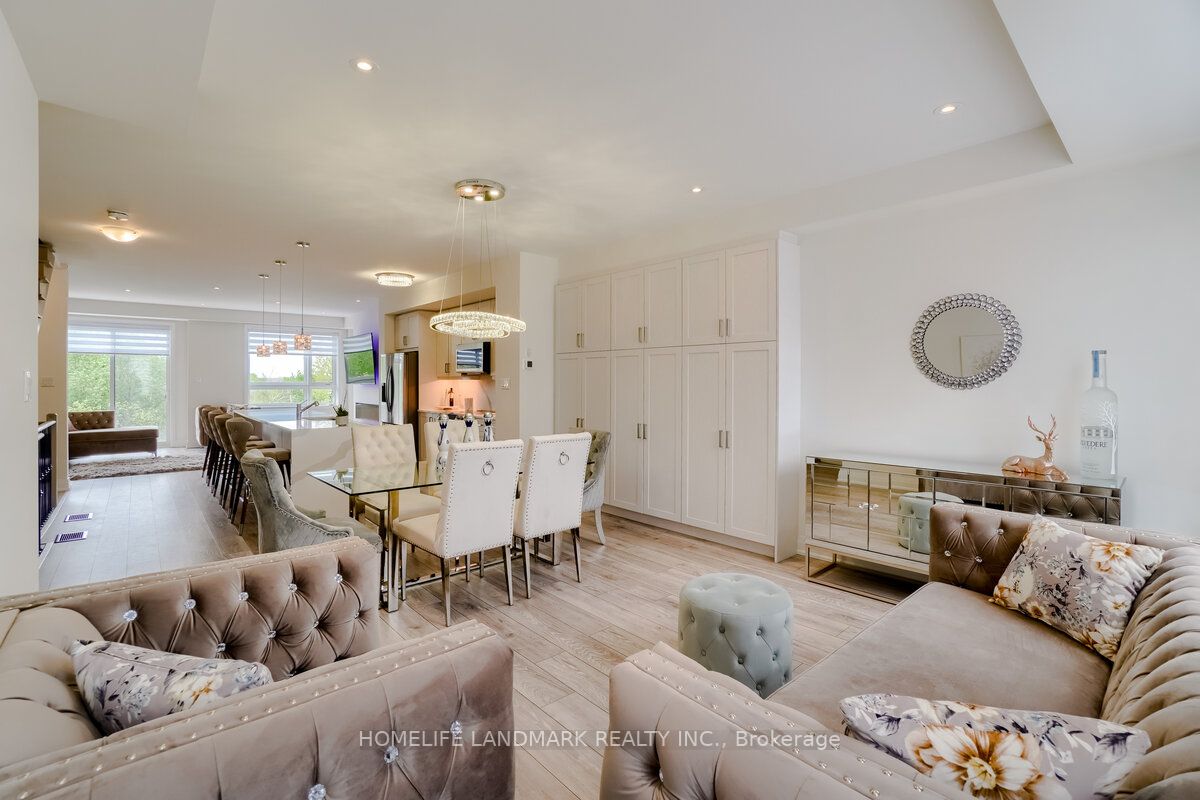 19 Woodstream Dr