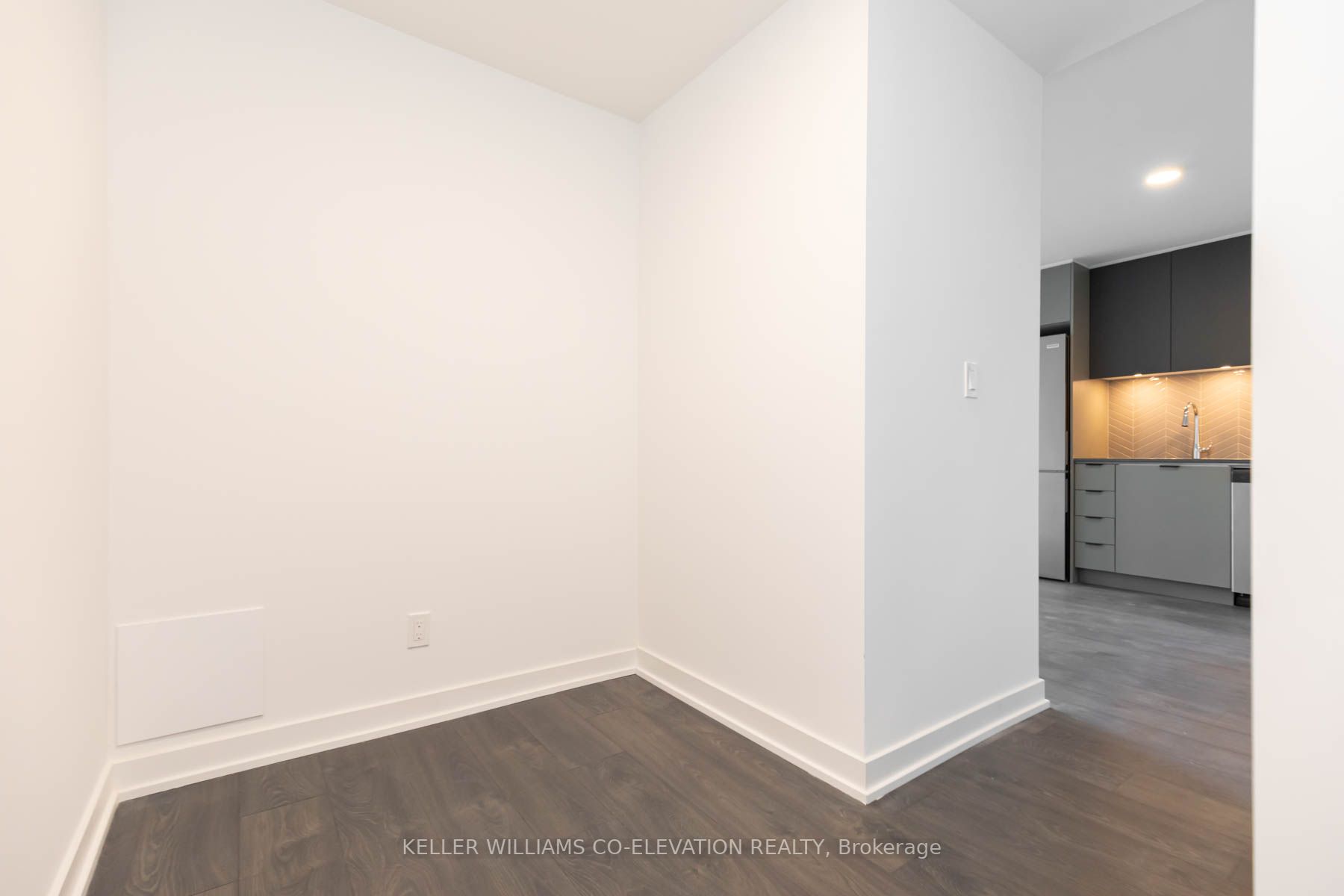 57 Brock Ave, #403