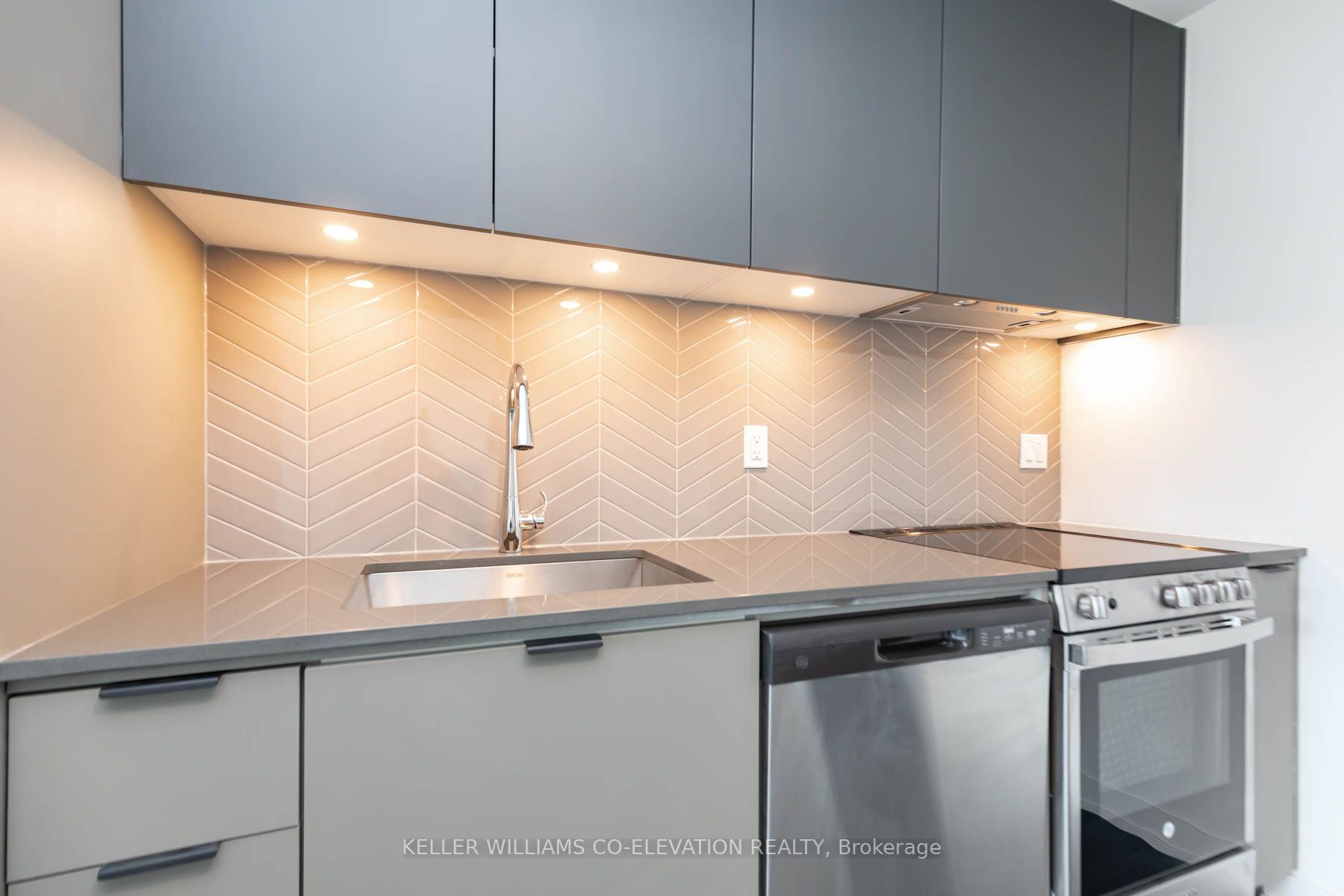 57 Brock Ave, #403