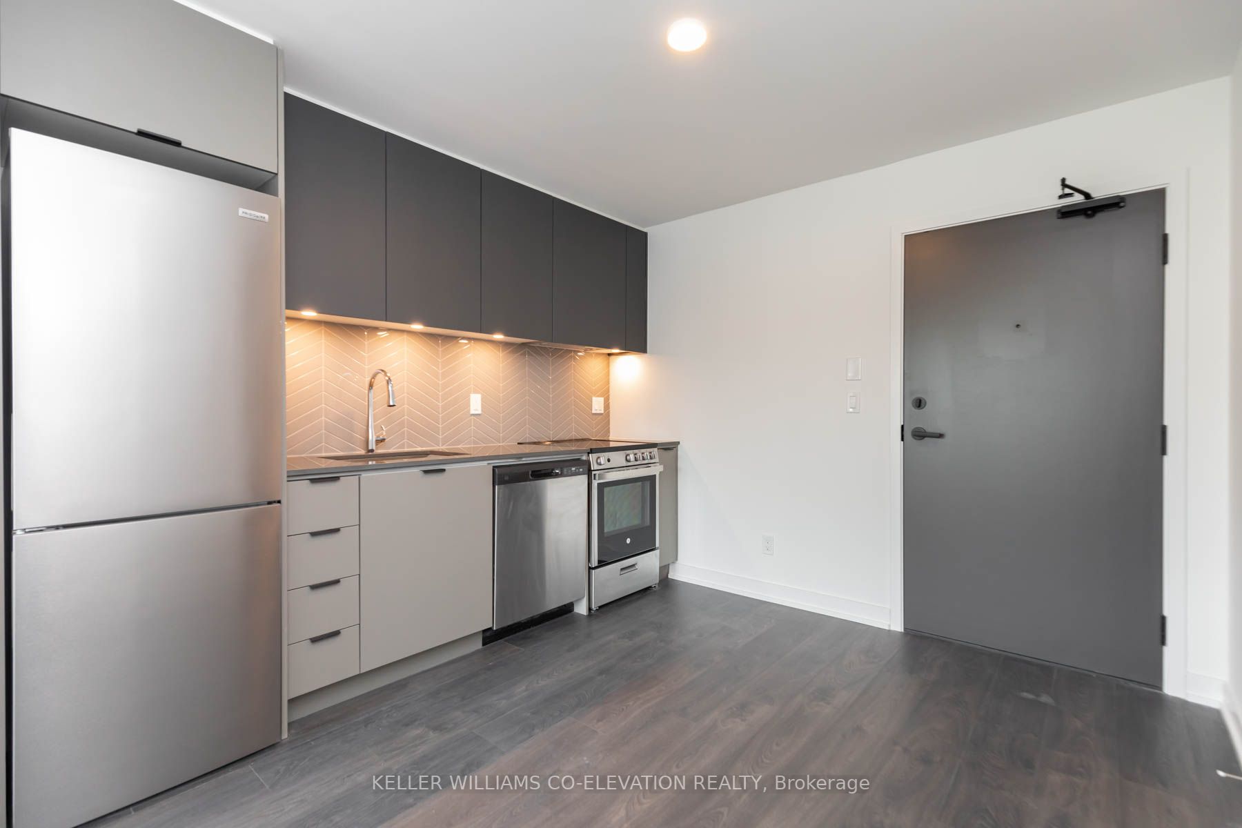 57 Brock Ave, #403