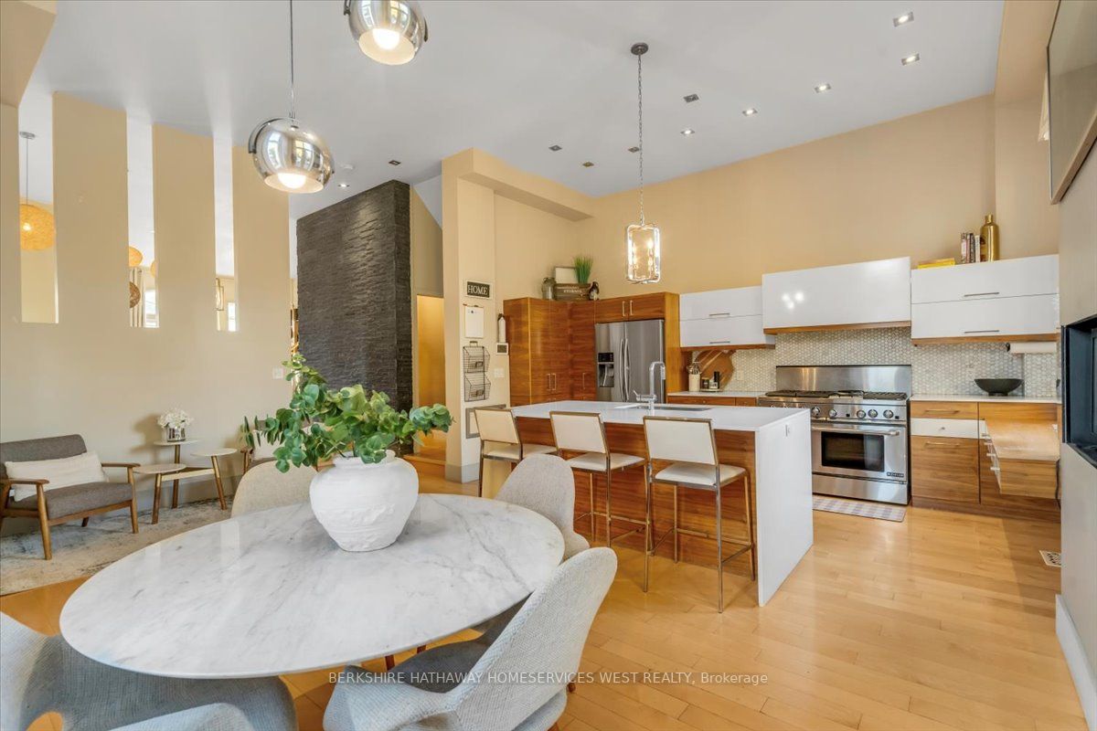 71 Guthrie Ave