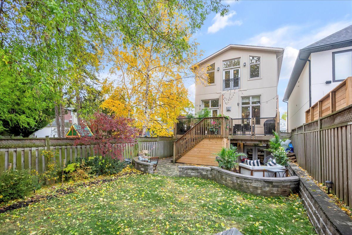 71 Guthrie Ave