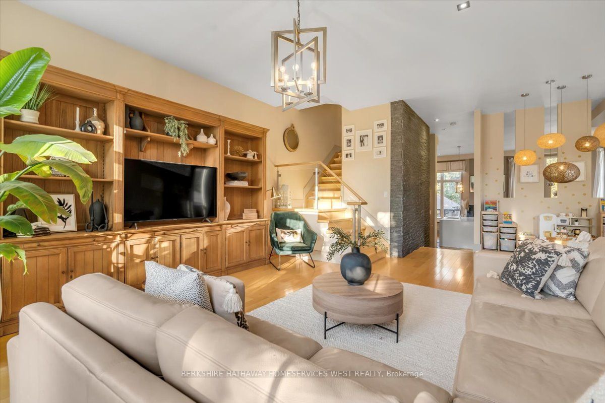 71 Guthrie Ave