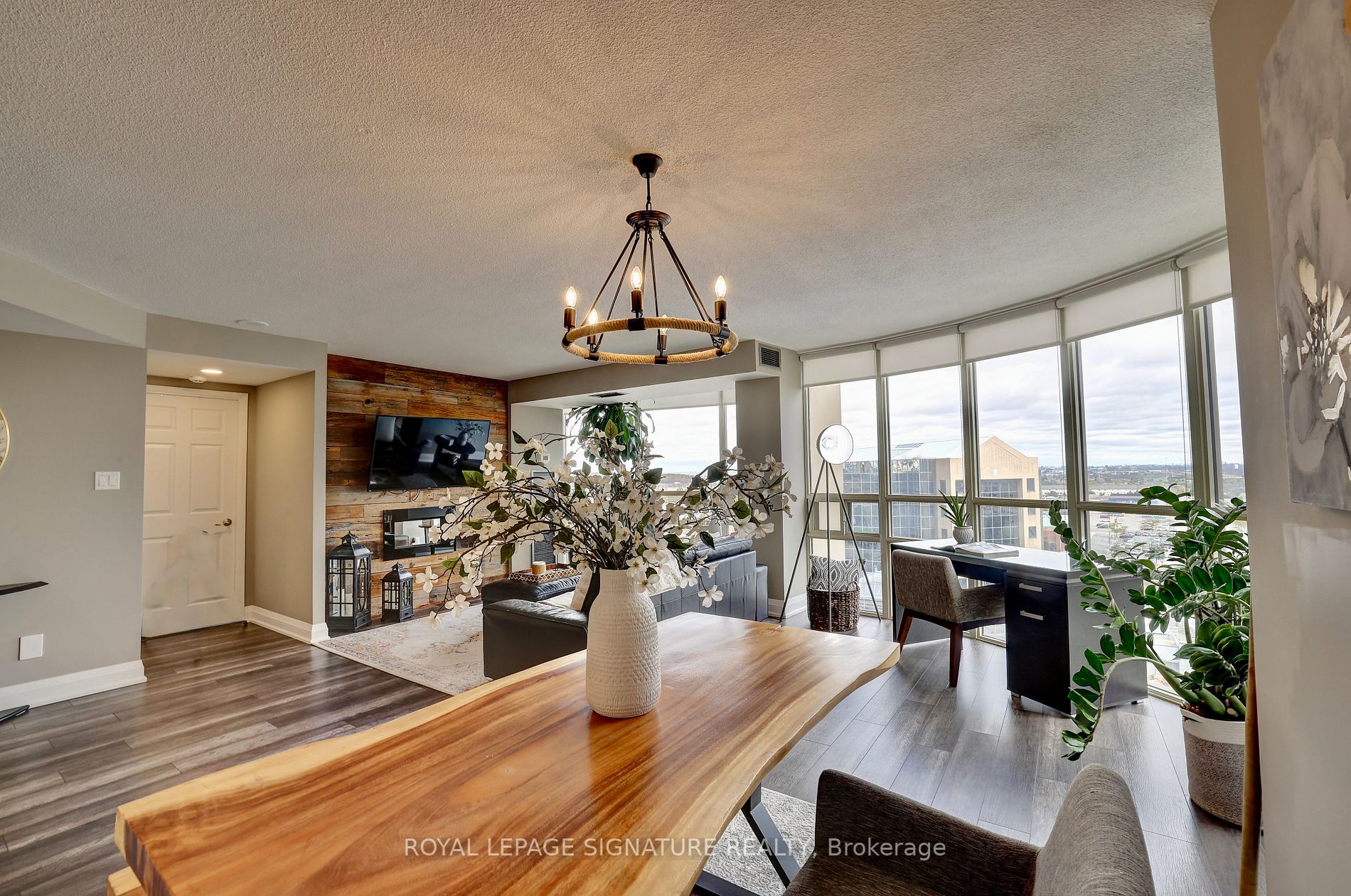 50 Eglinton Ave W, #1205