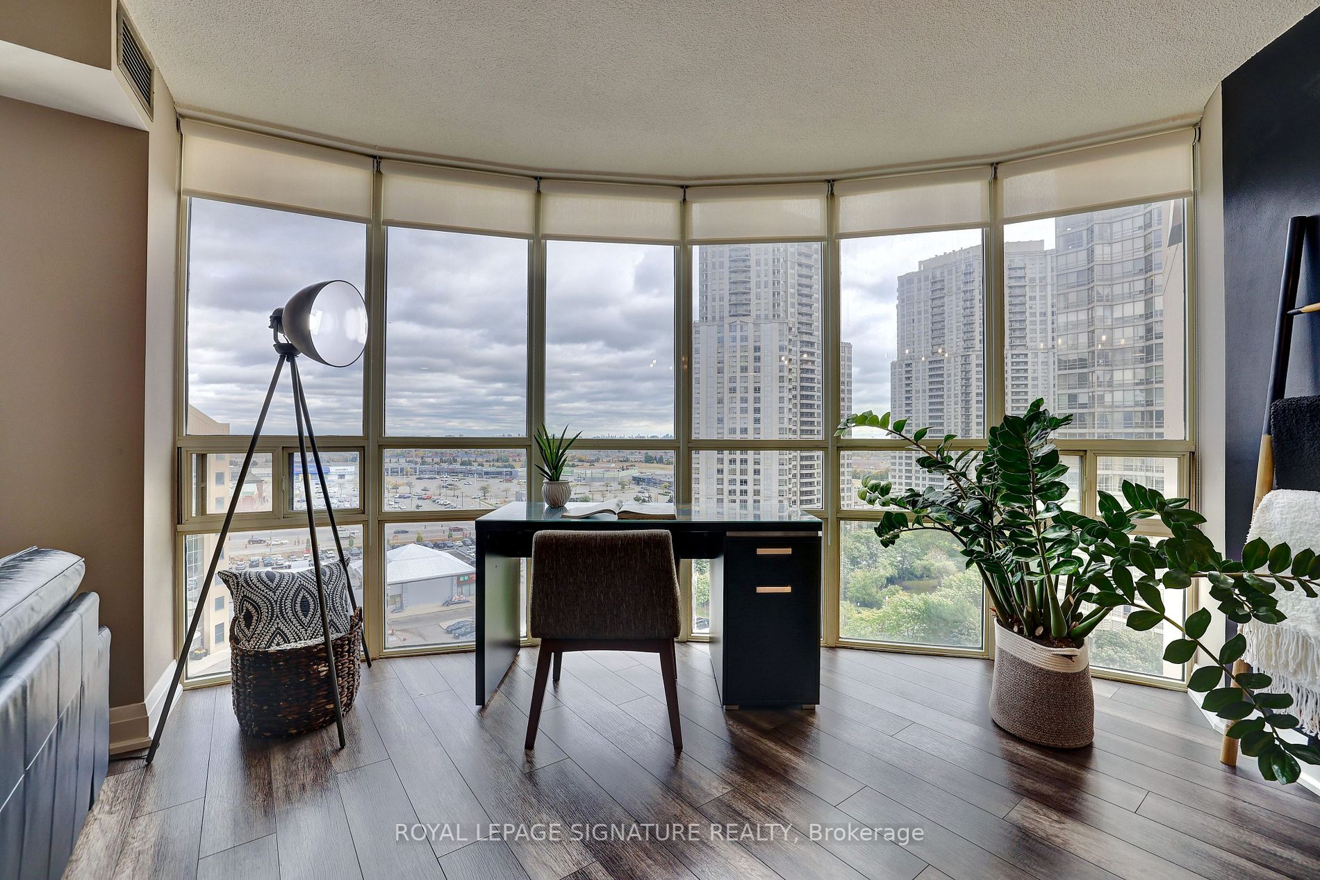 50 Eglinton Ave W, #1205