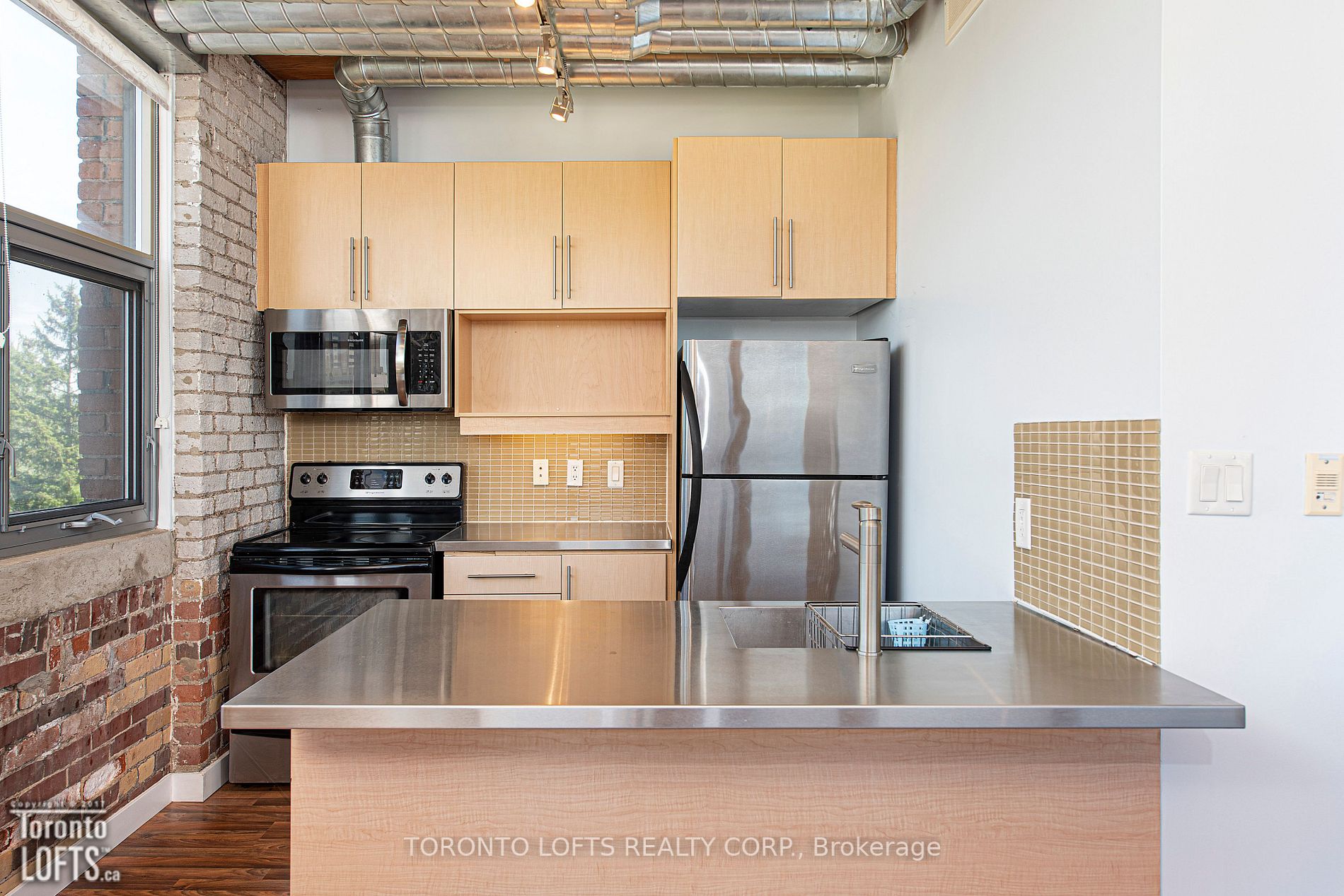 2154 Dundas St W, #502