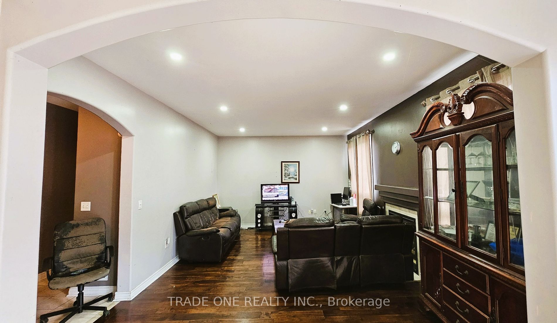 6 VERONA Drive