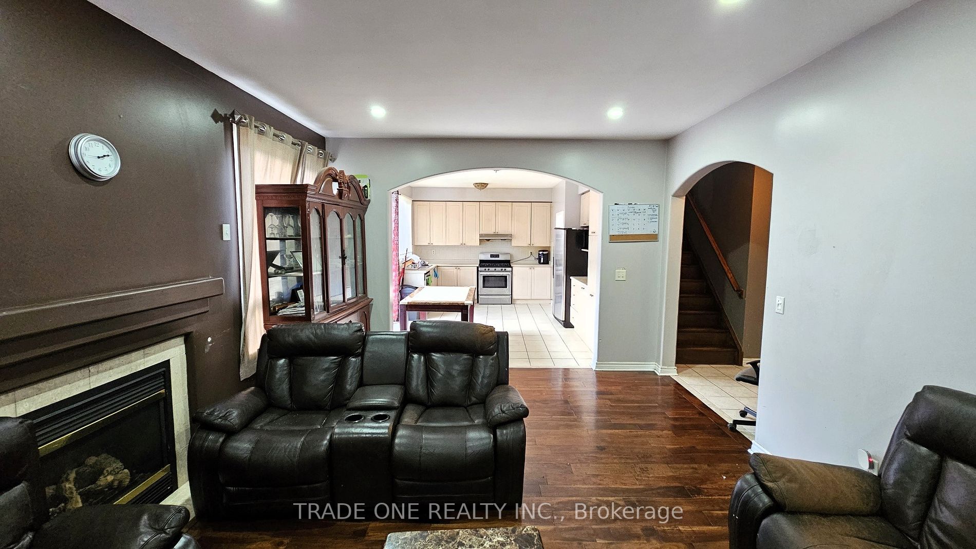 6 VERONA Drive