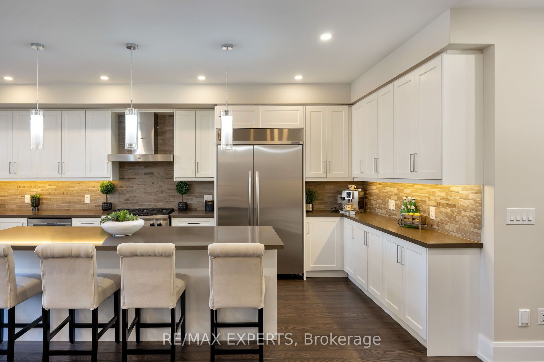5 Dartmouth Cres