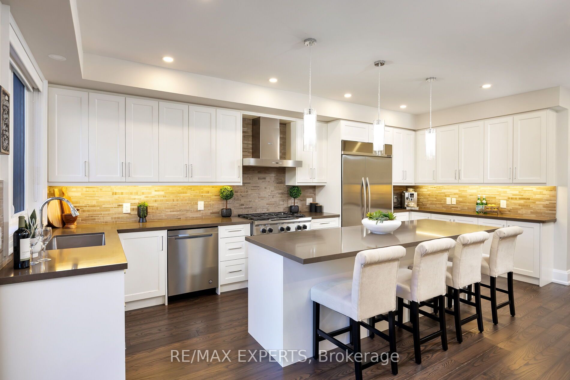 5 Dartmouth Cres