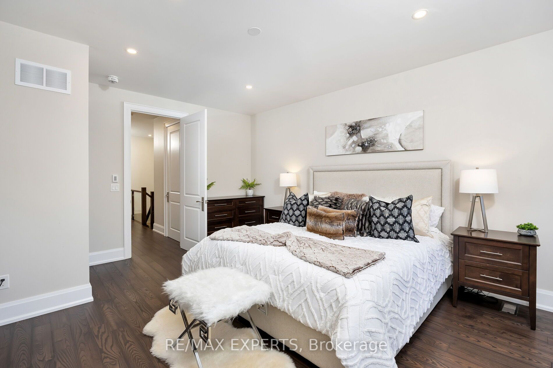 5 Dartmouth Cres