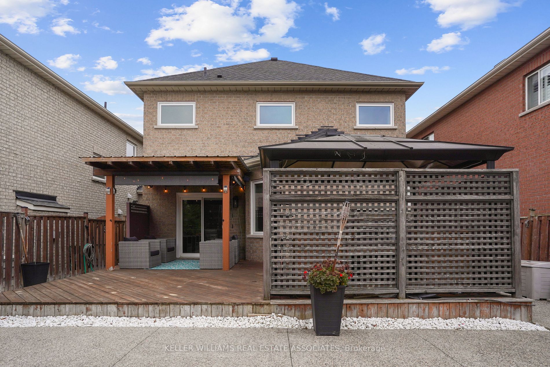 1261 Roper Dr