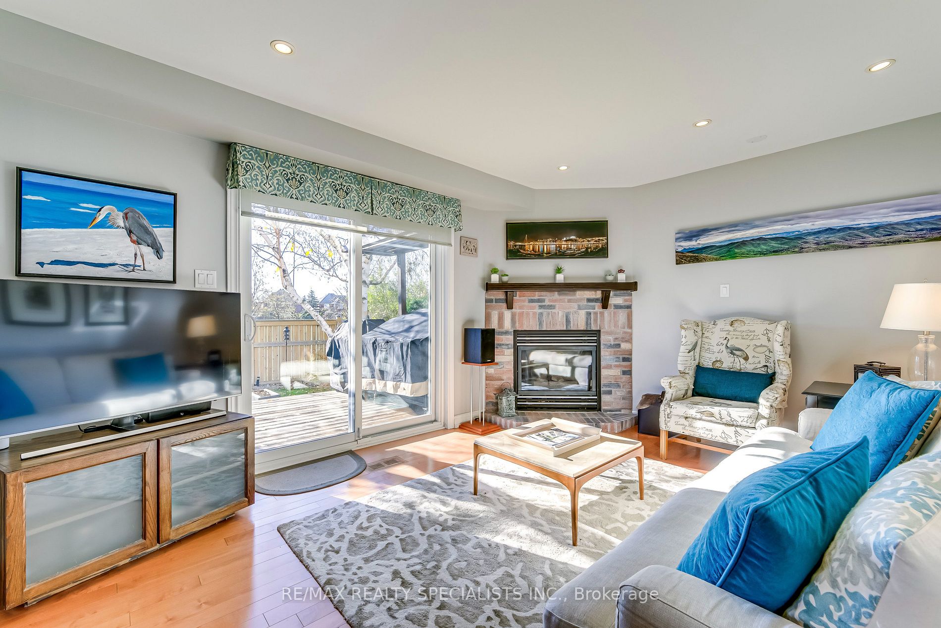 5876 Bell Harbour Dr