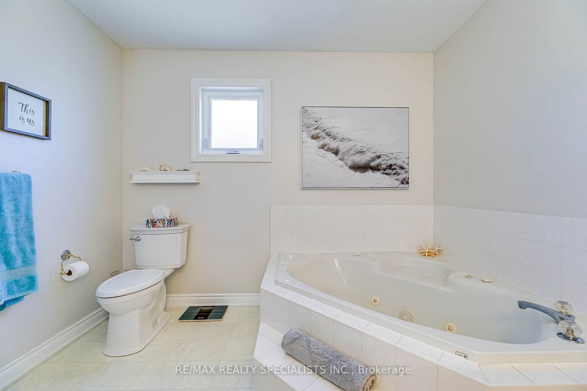 5876 Bell Harbour Dr