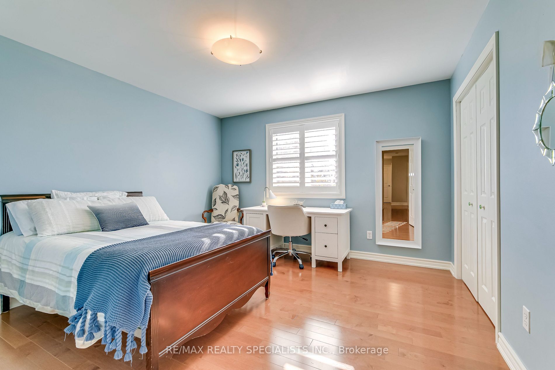 5876 Bell Harbour Dr