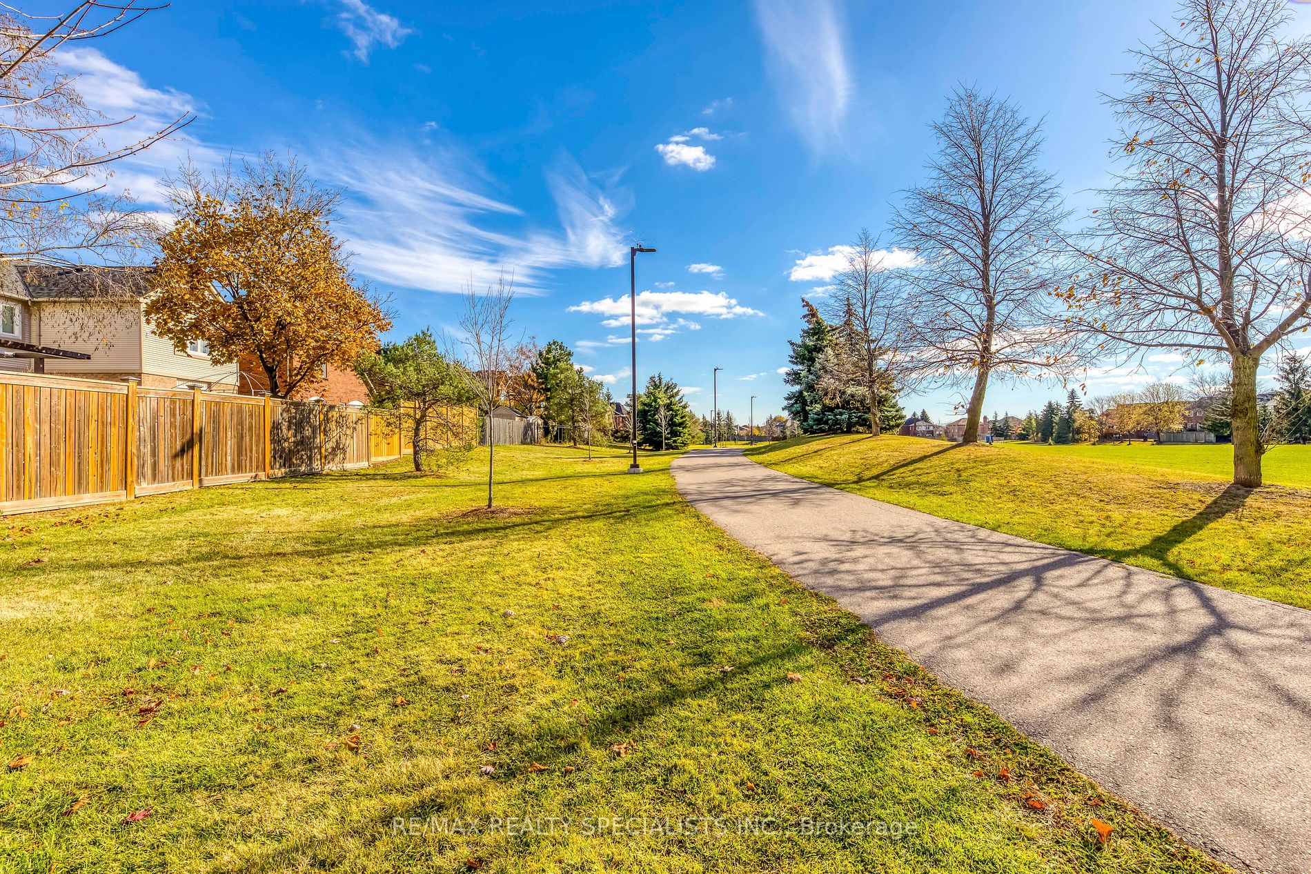 5876 Bell Harbour Dr