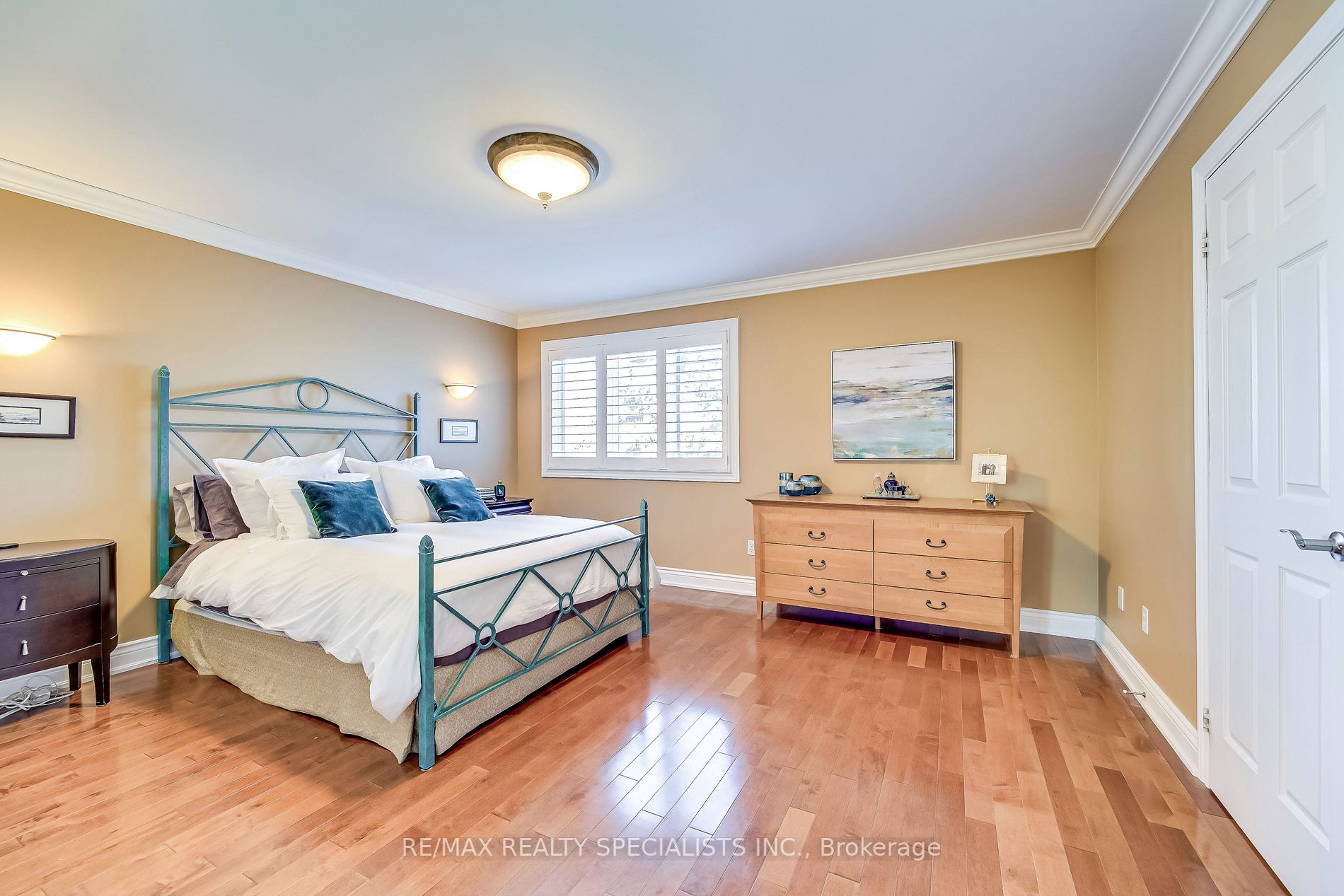5876 Bell Harbour Dr