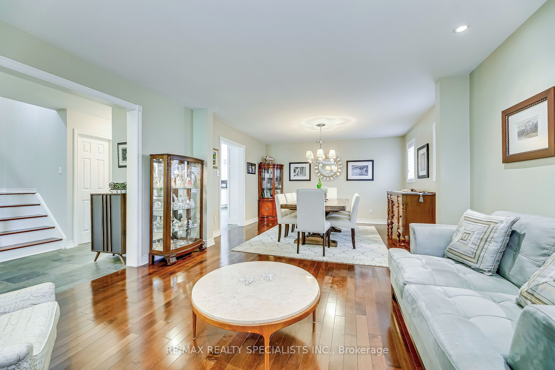 5876 Bell Harbour Dr