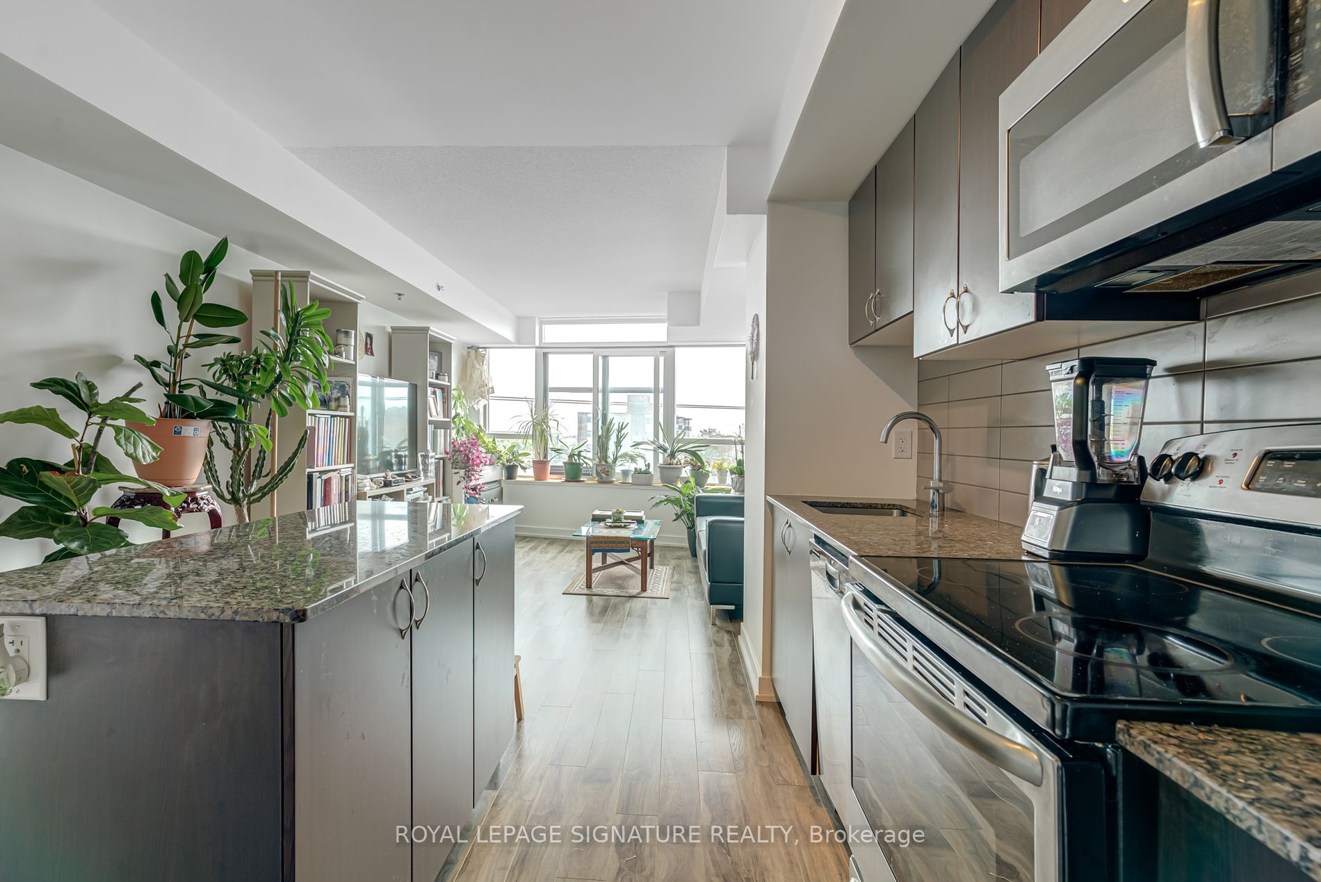 11 Superior Avenue, #504