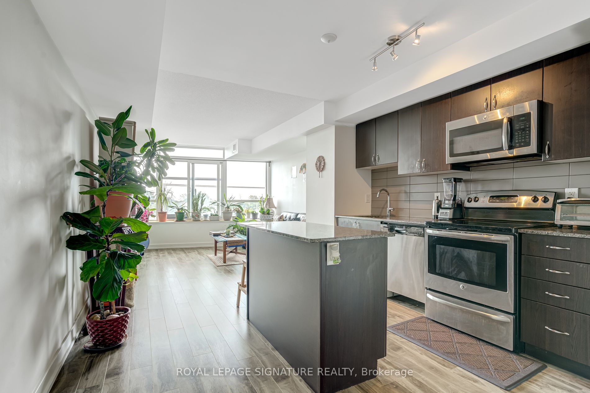 11 Superior Avenue, #504