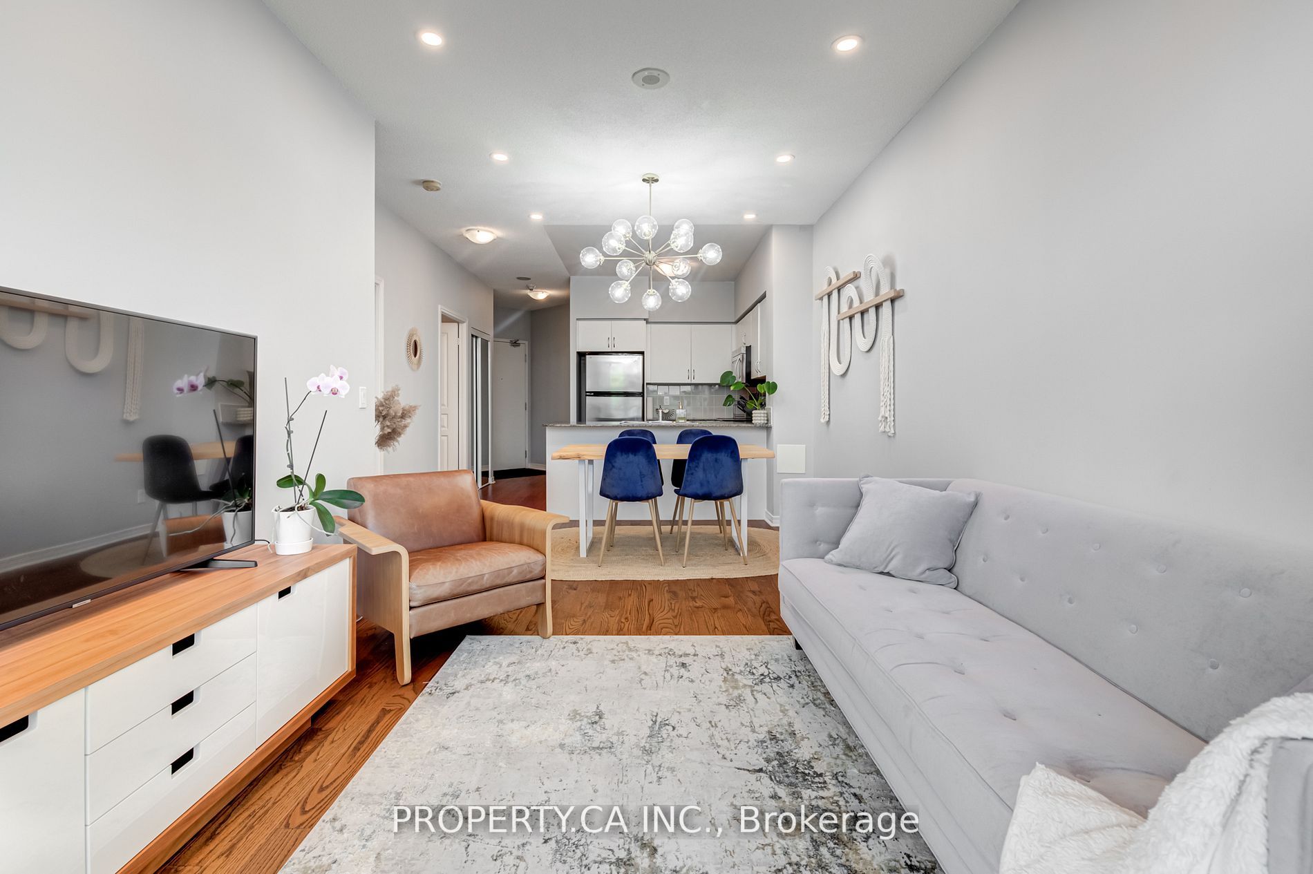 2230 Lake Shore Blvd W, #204