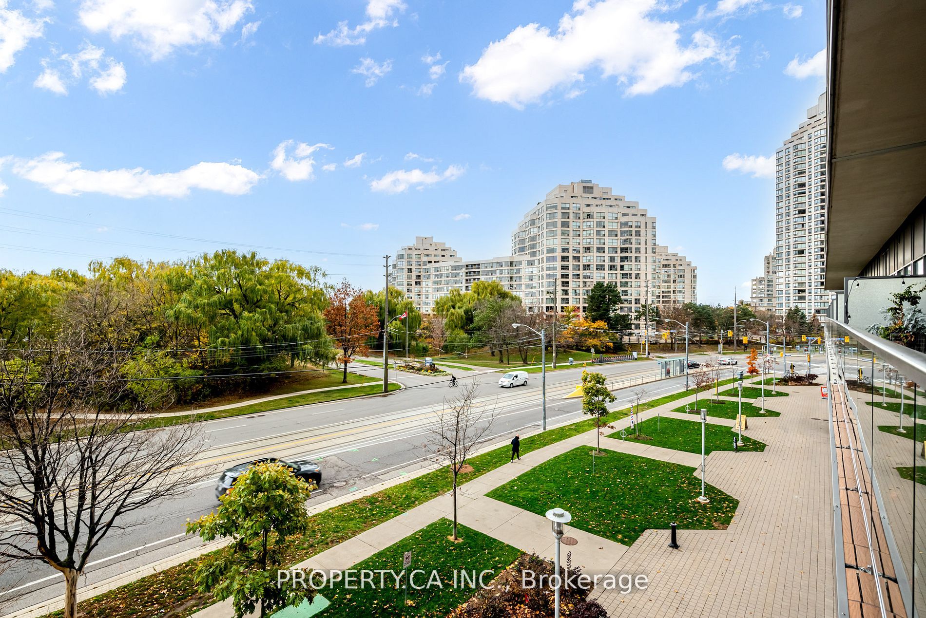 2230 Lake Shore Blvd W, #204