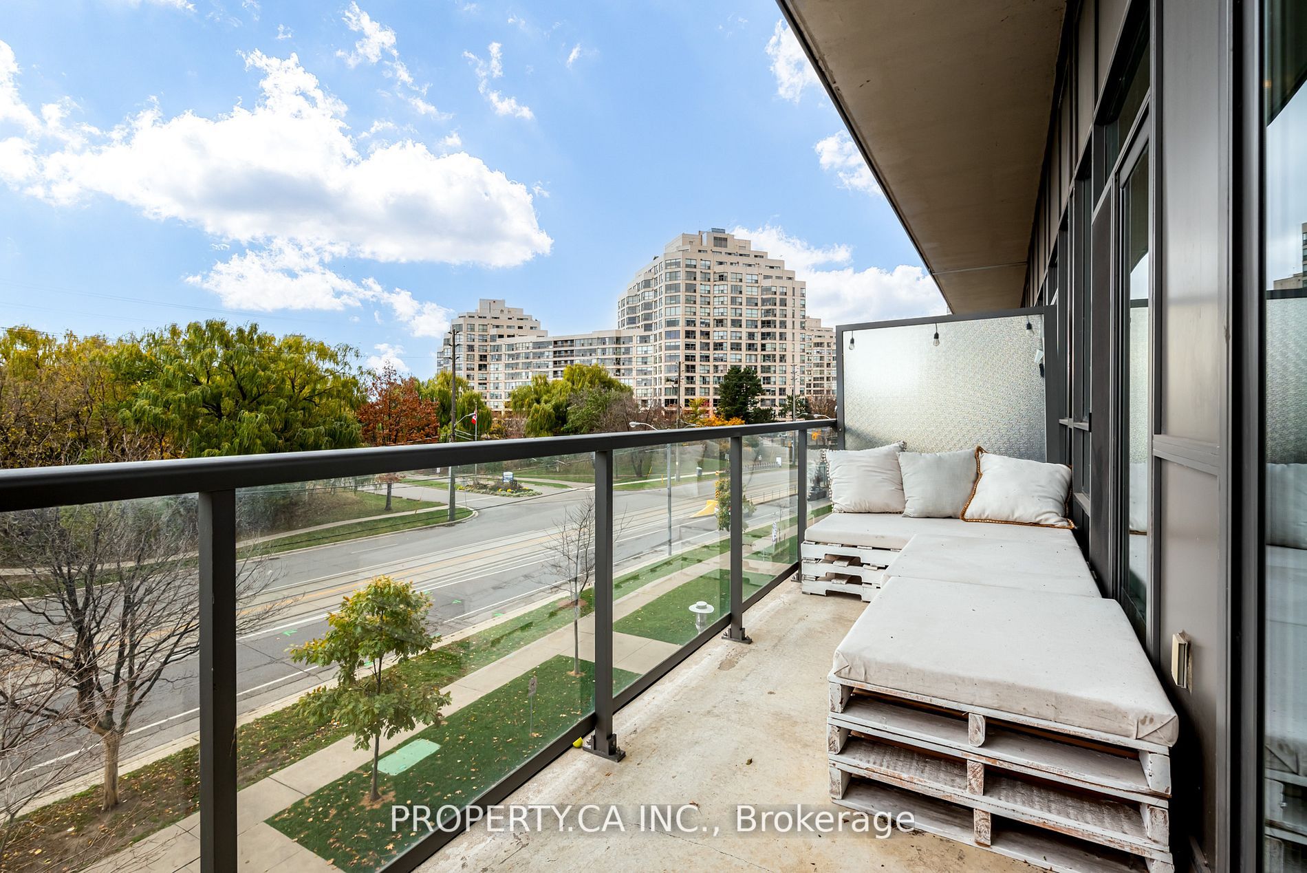 2230 Lake Shore Blvd W, #204