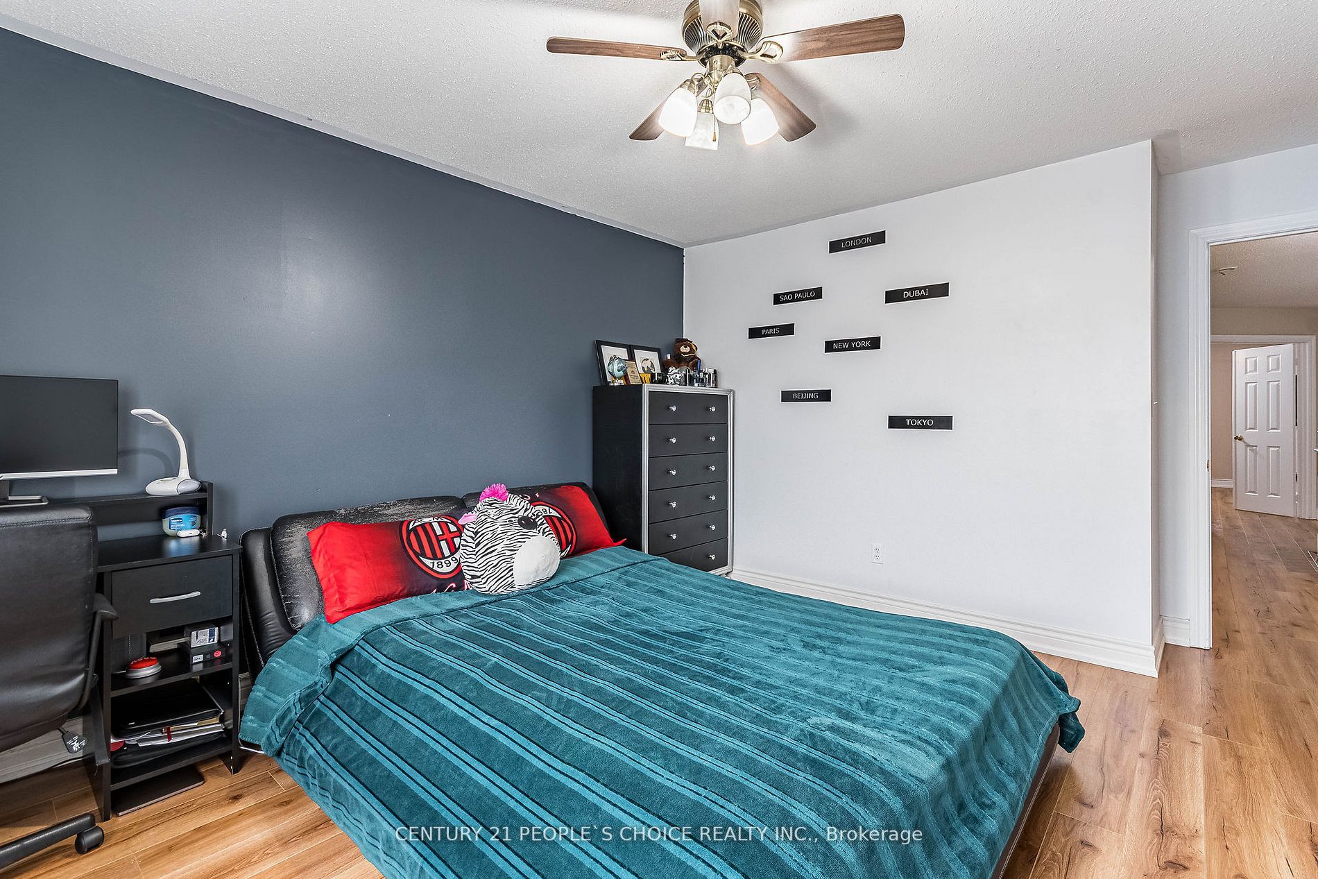 24 Caversham Dr