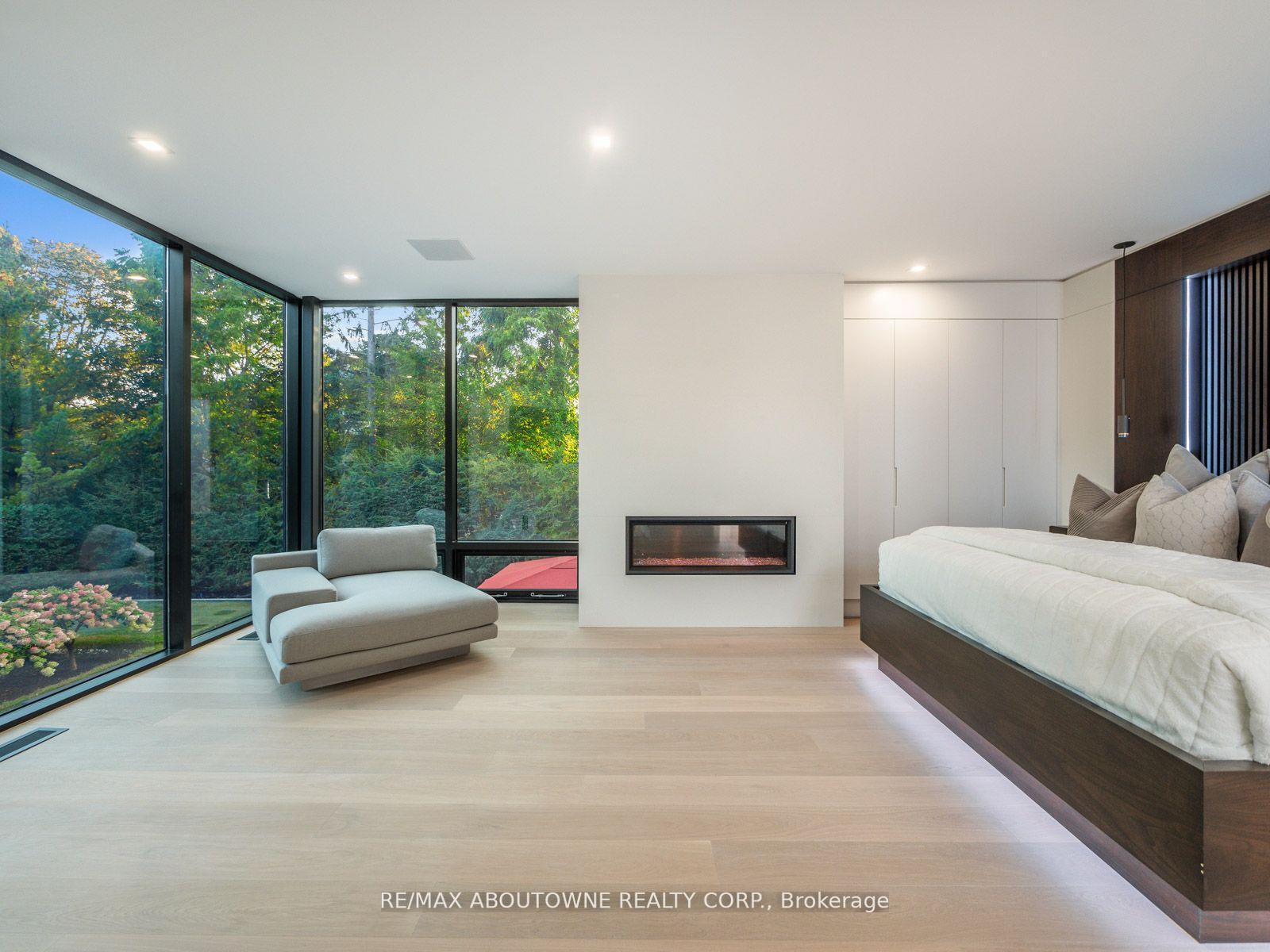 210 Chartwell Road