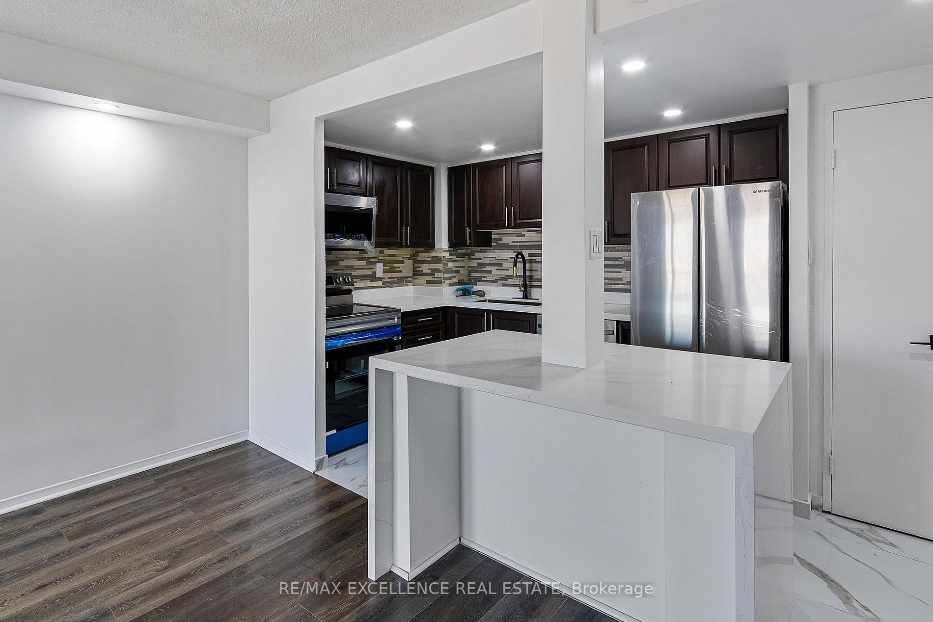 115 Hillcrest Ave E, #1913